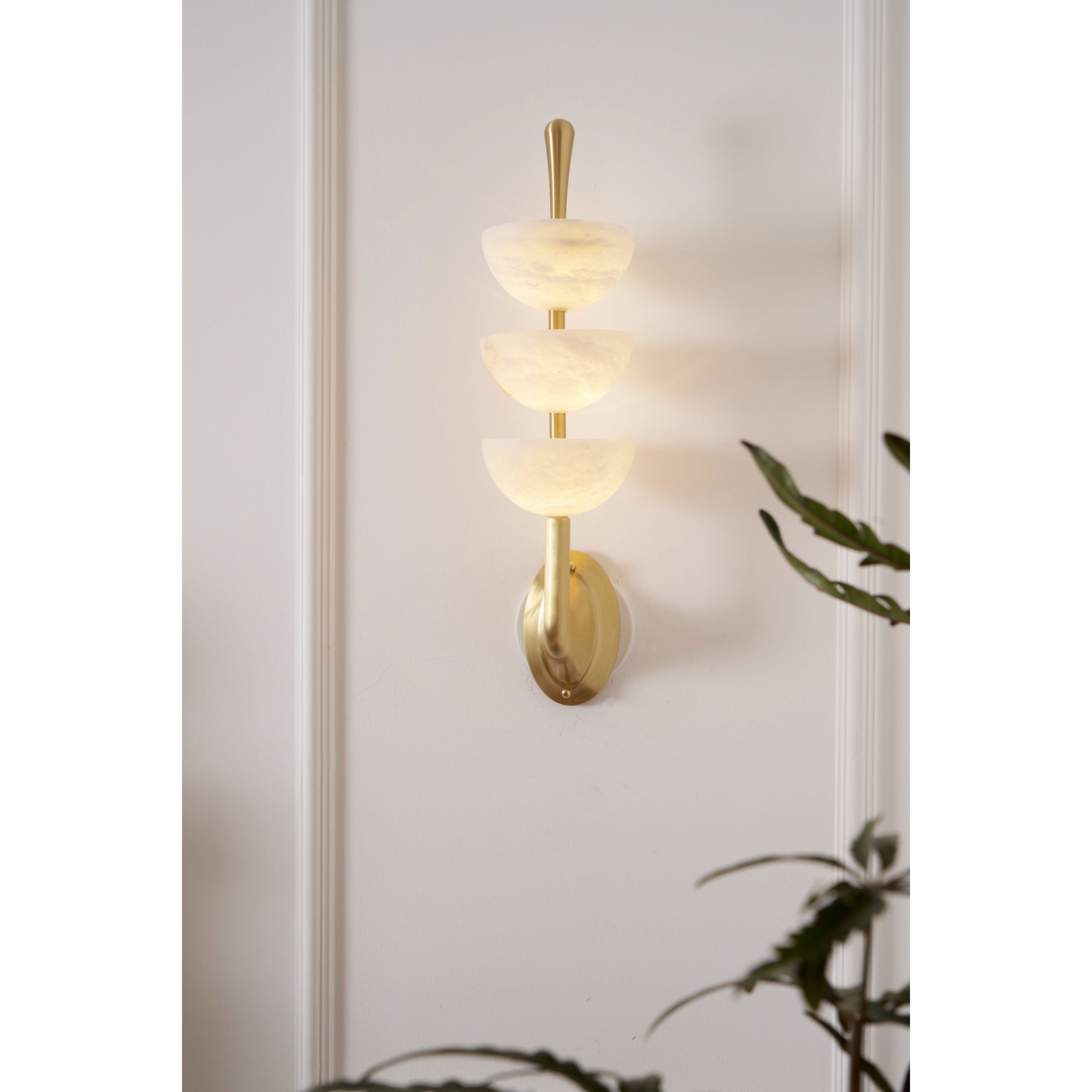 Drievoudige albasten wandlamp HL3118