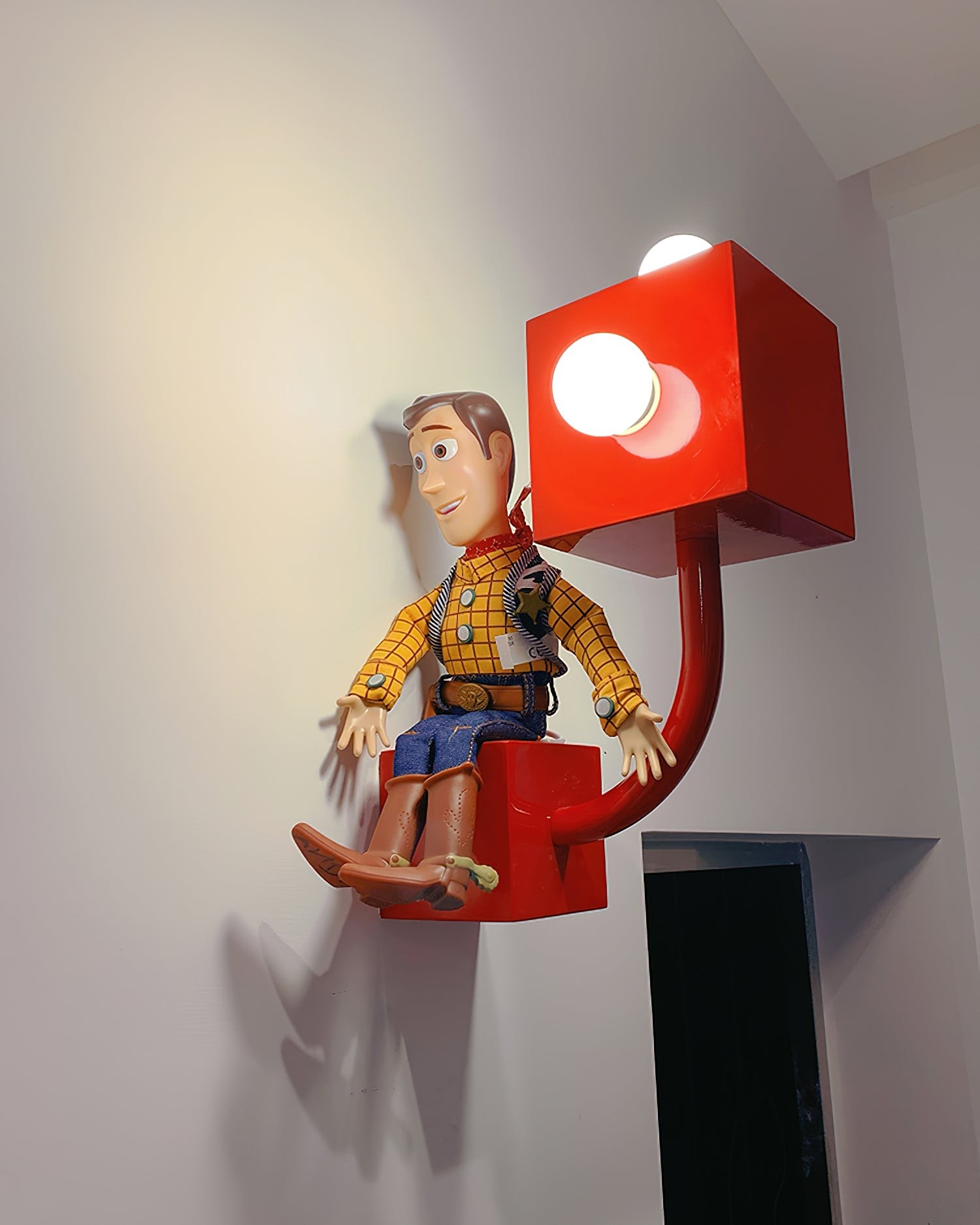 Rode kubus metalen wandlamp HL792