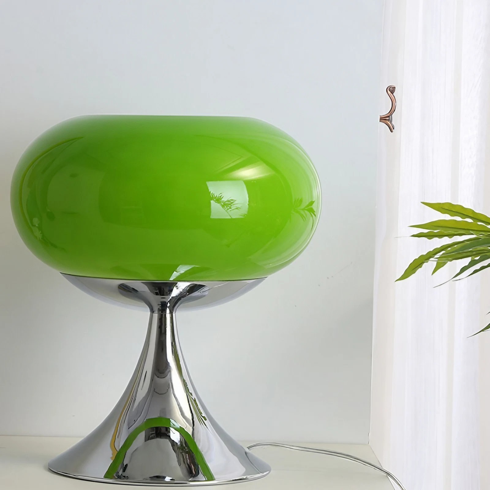 Bauhaus Appelvormige Glazen Tafellamp HL232