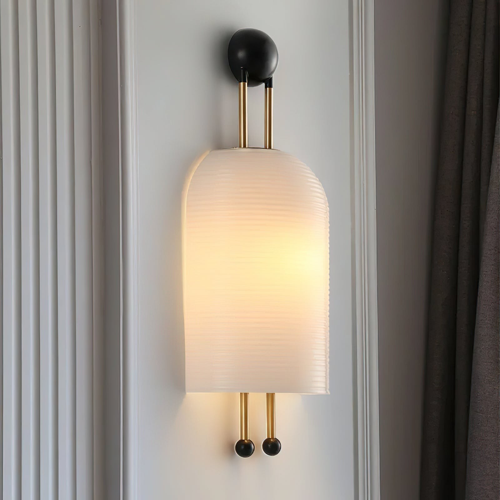 Wandlamp met glazen lantaarn HL3031