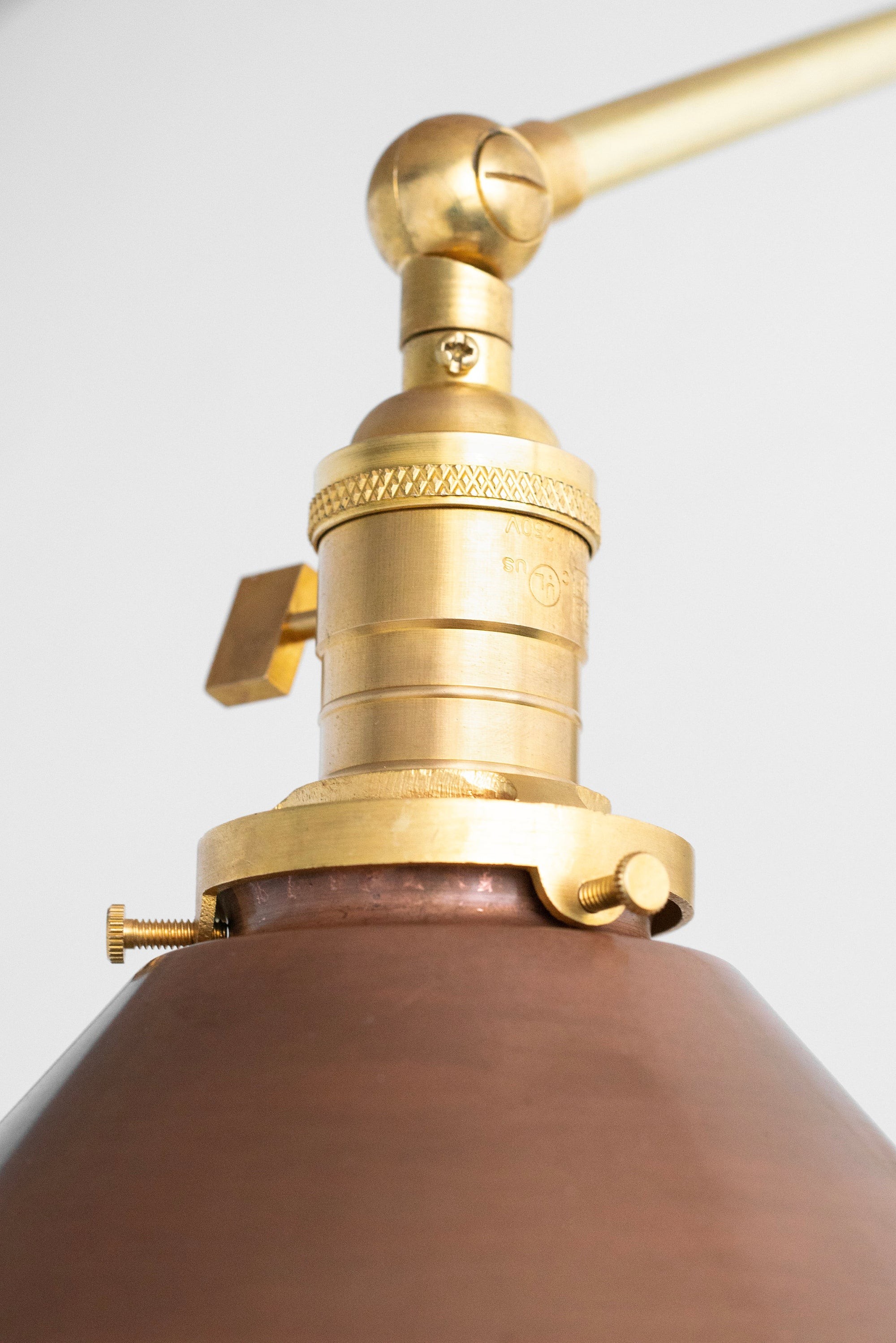 Conique metalen industriële wandlamp met verstelbare arm - vintage koperen kegelvormige kap voor taakverlichting HL1752