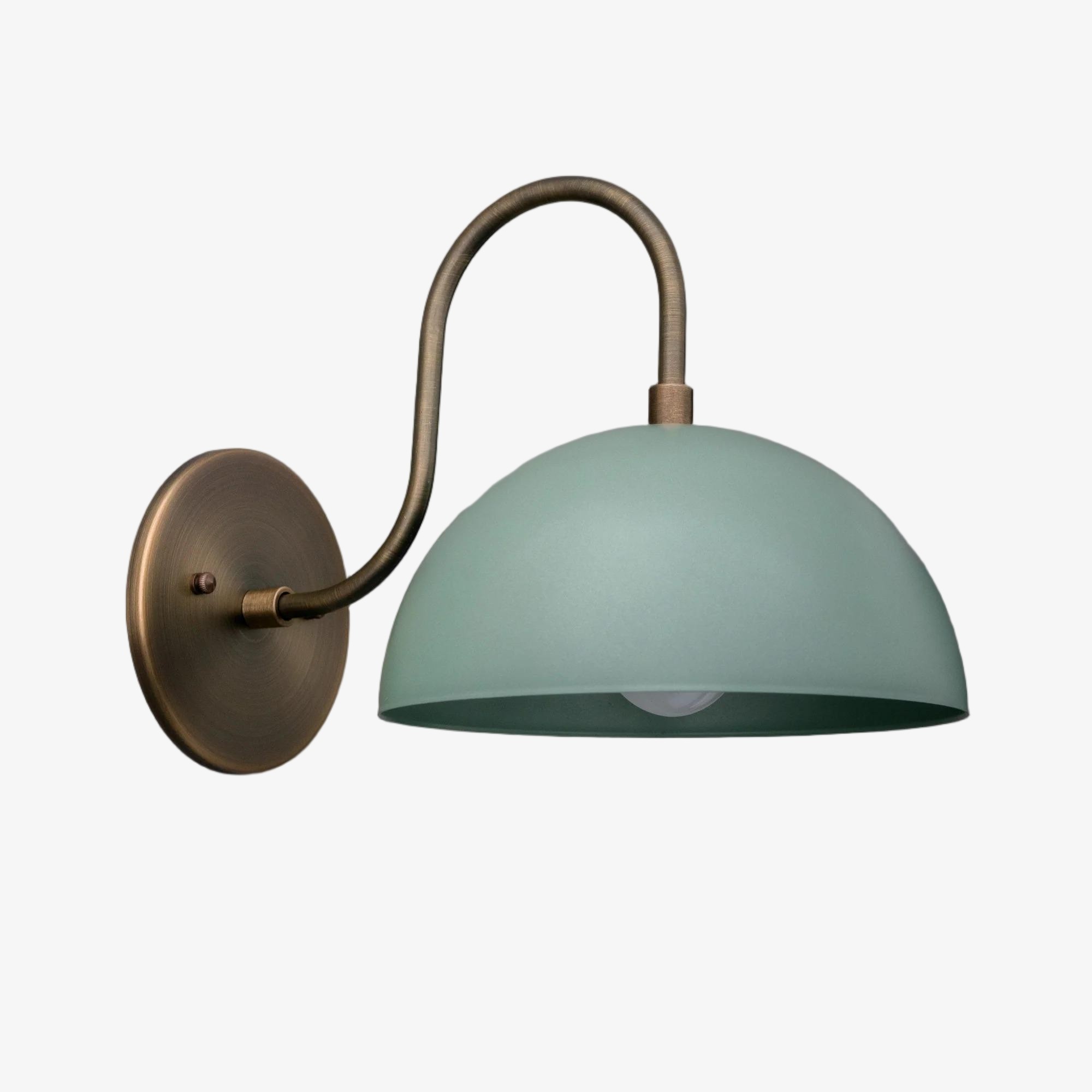 Curva Metalen Industriële Wandlamp - Gebogen Messing Arm - Gehamerde Koepellamp HL1770