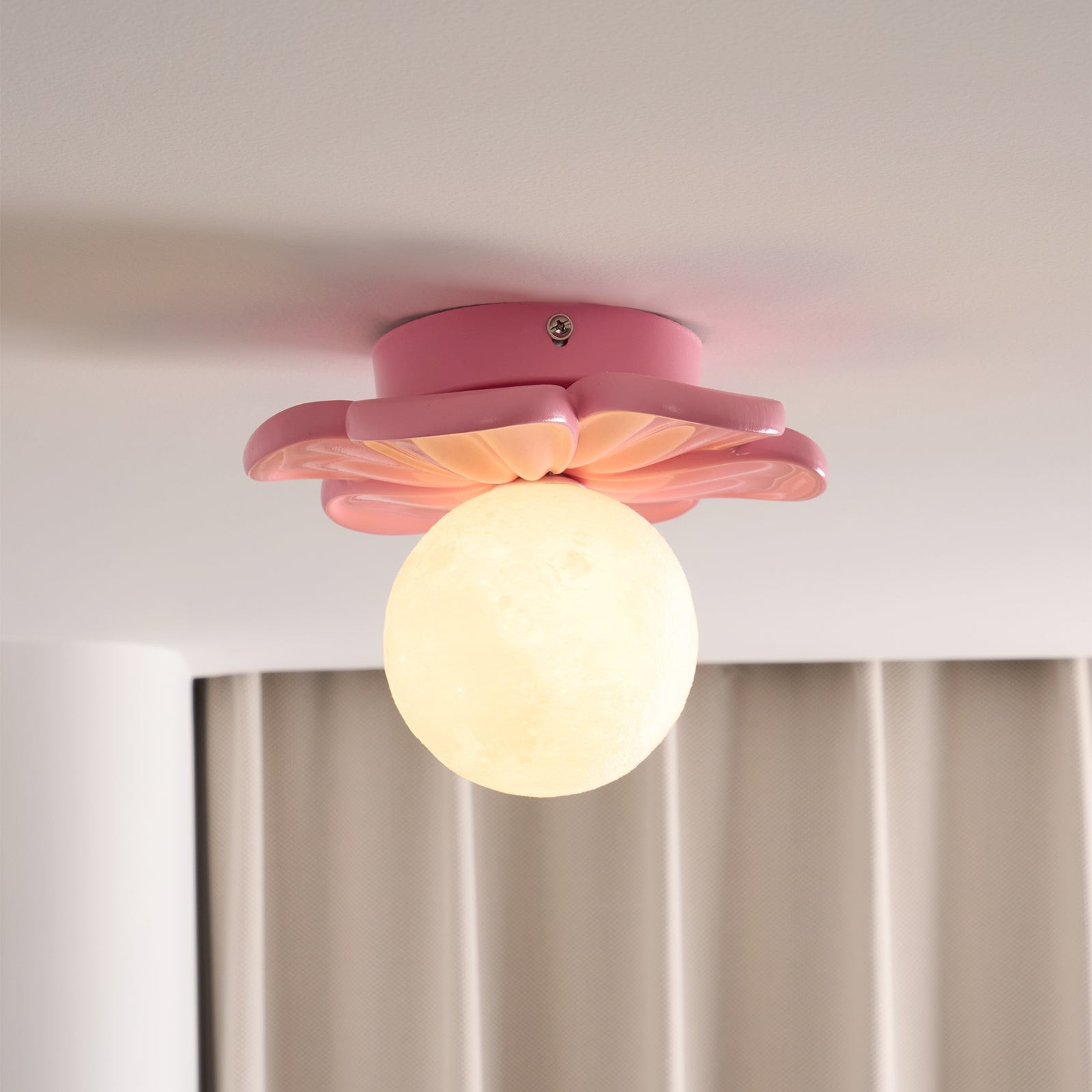 Crèmekleurige bloemvormige plafondlamp HL2961