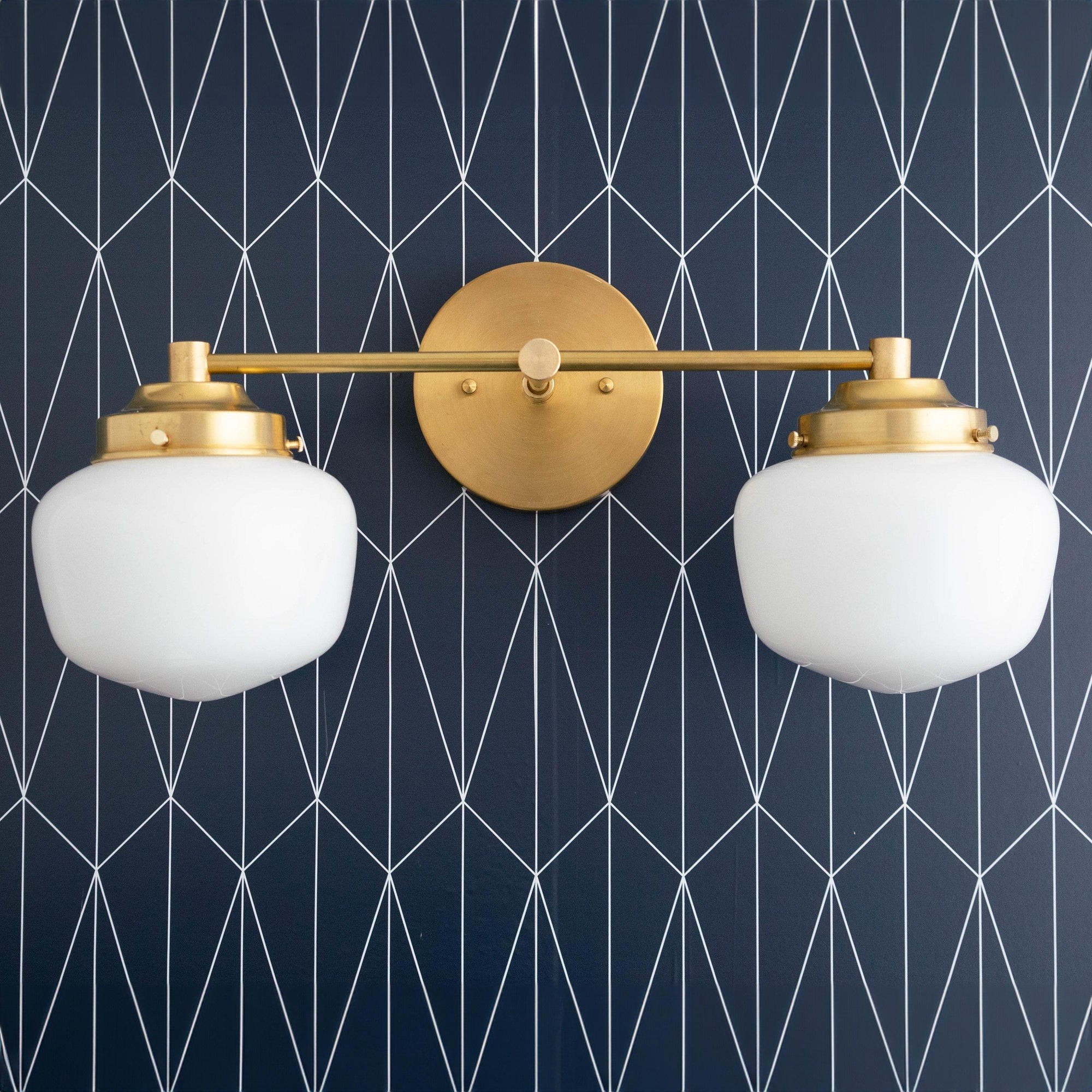 Opalume glazen Art Deco badkamerlamp - wandlamp met witte glazen kappen HL1668