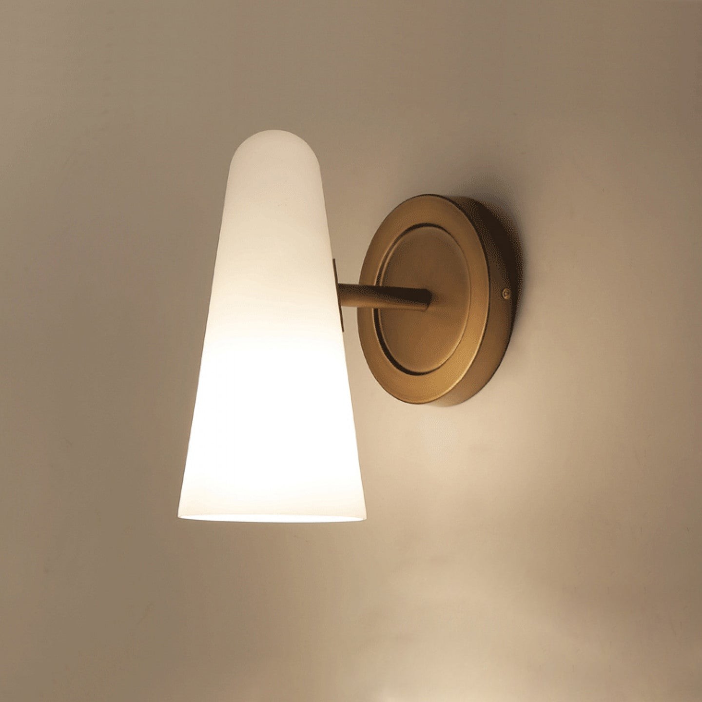 Nordic Simple Light Luxe Messing Wandlamp HL687