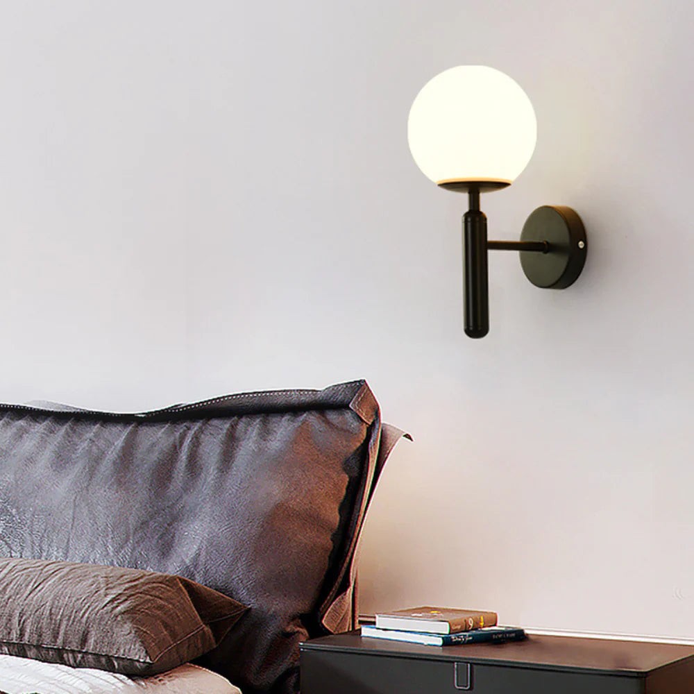 Moderne metalen wandlamp met melkachtige gloed HL3344