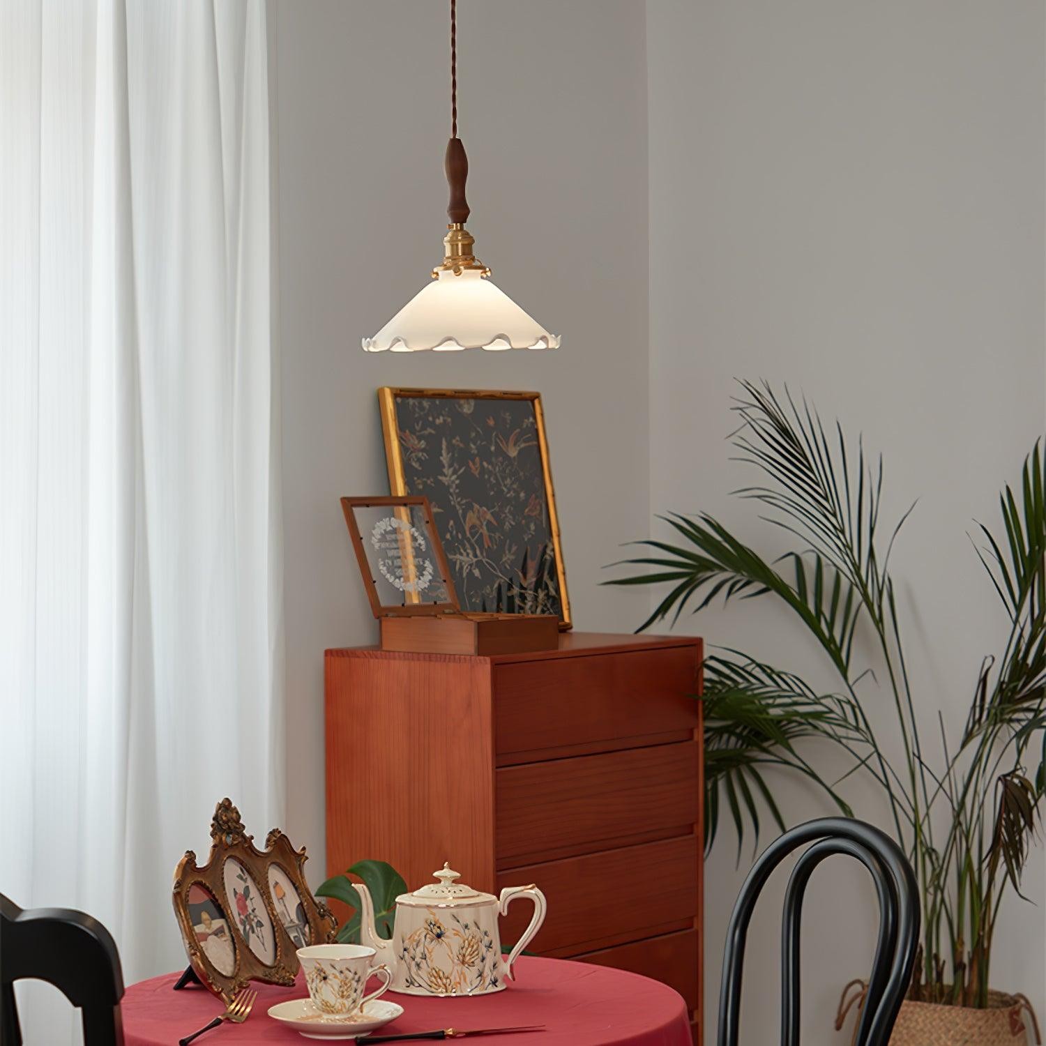 Vintage witte glazen hanglamp met rok HL428