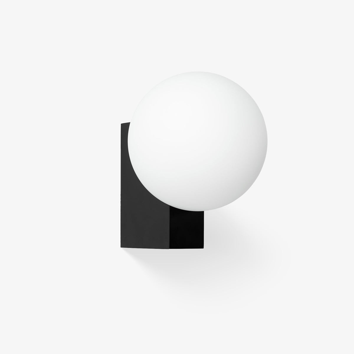 Minimalistische bolvormige wandlamp HL558