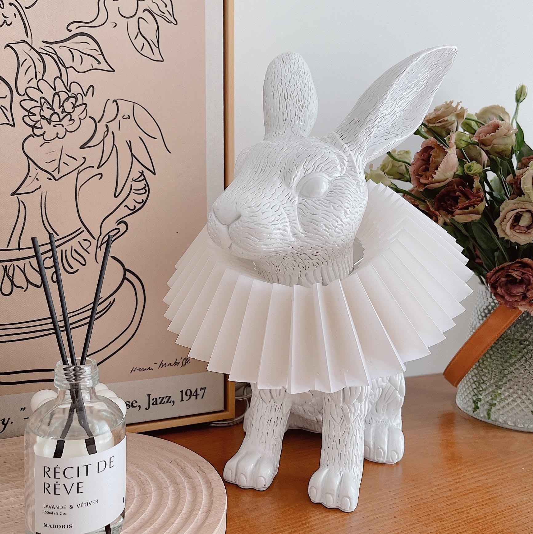 Moderne Witte Konijn Creatieve Hars Tafellamp