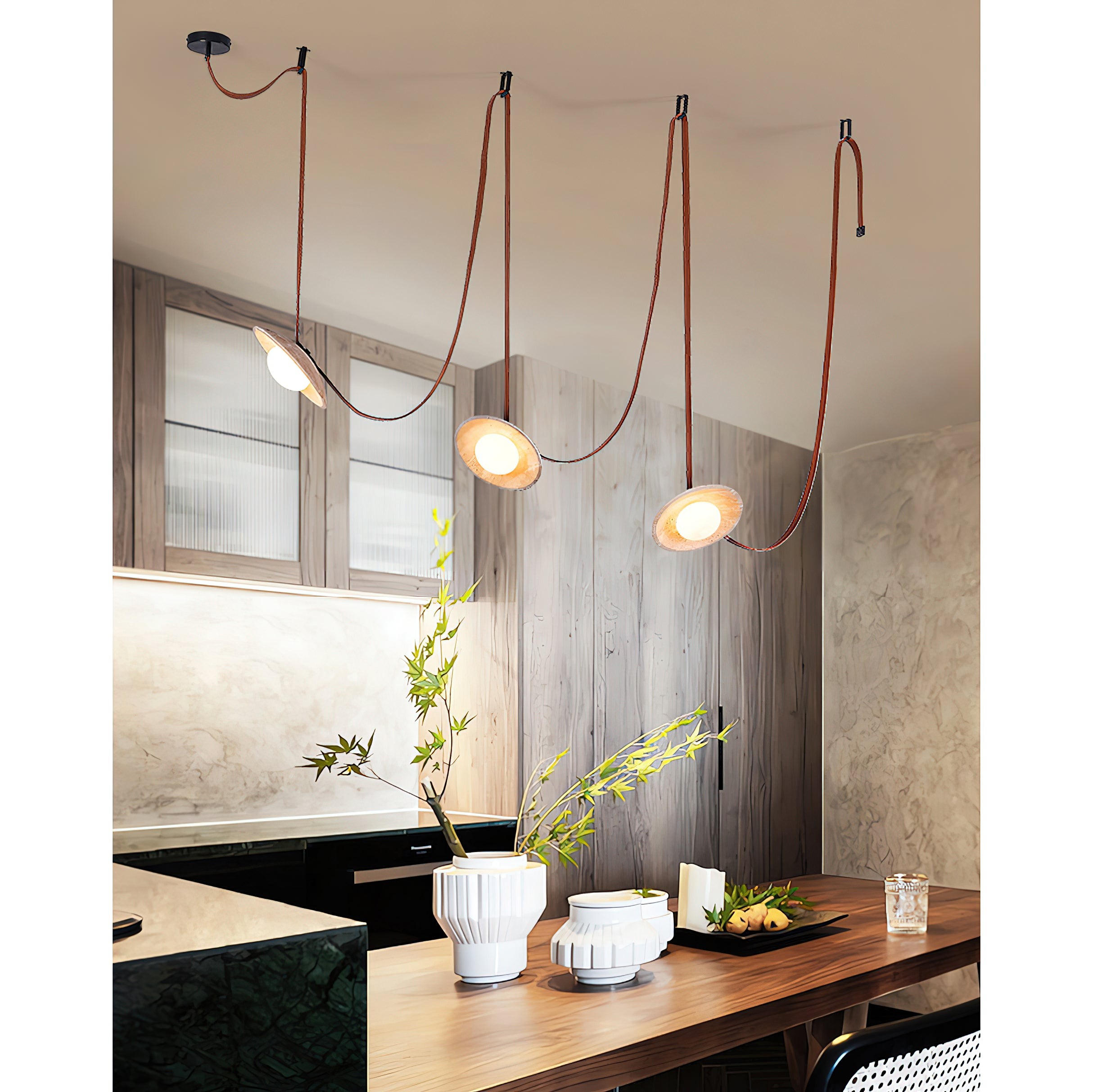 Hanglamp van leer met Light Rail-design HL3241
