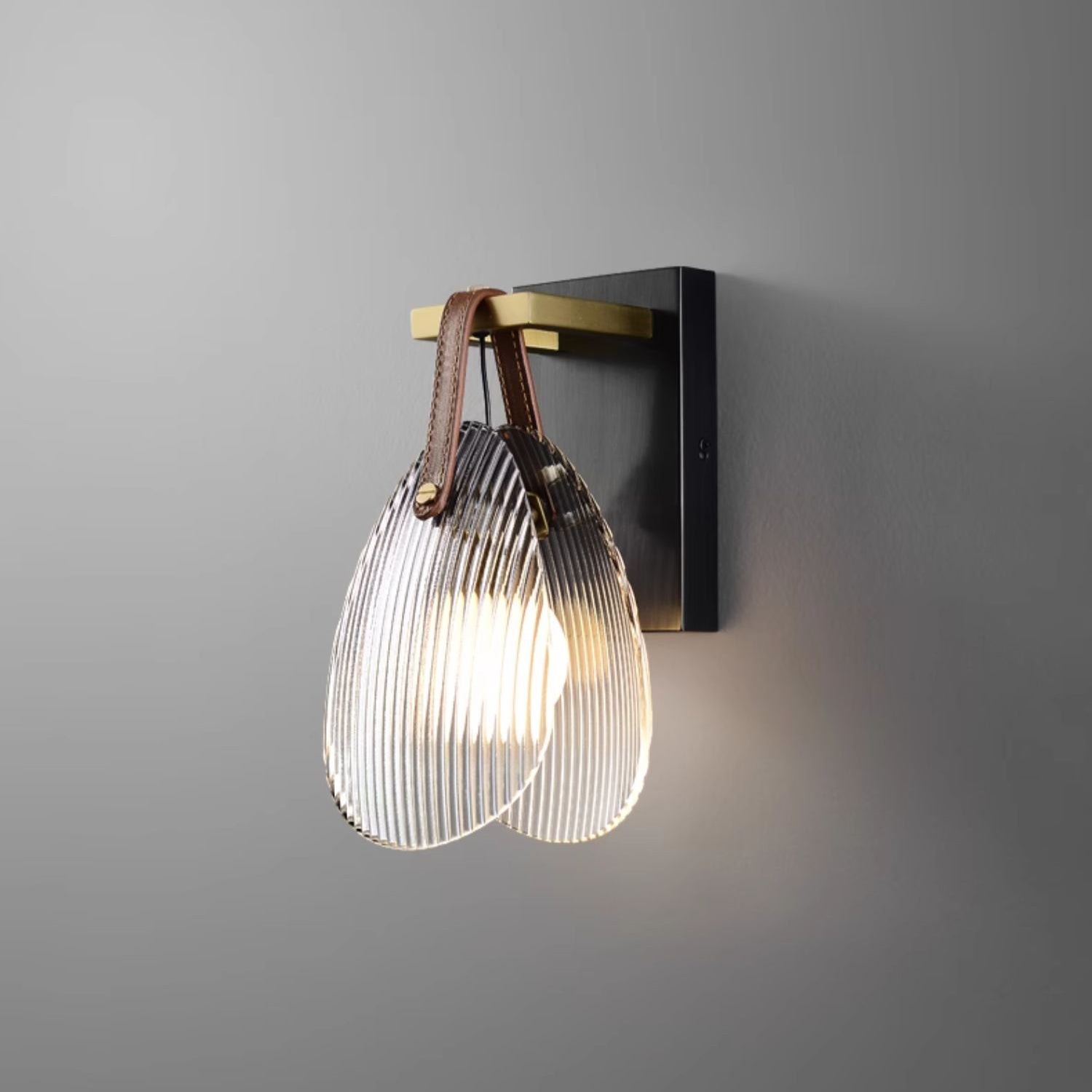 Schelpvormige glazen wandlamp HL3016