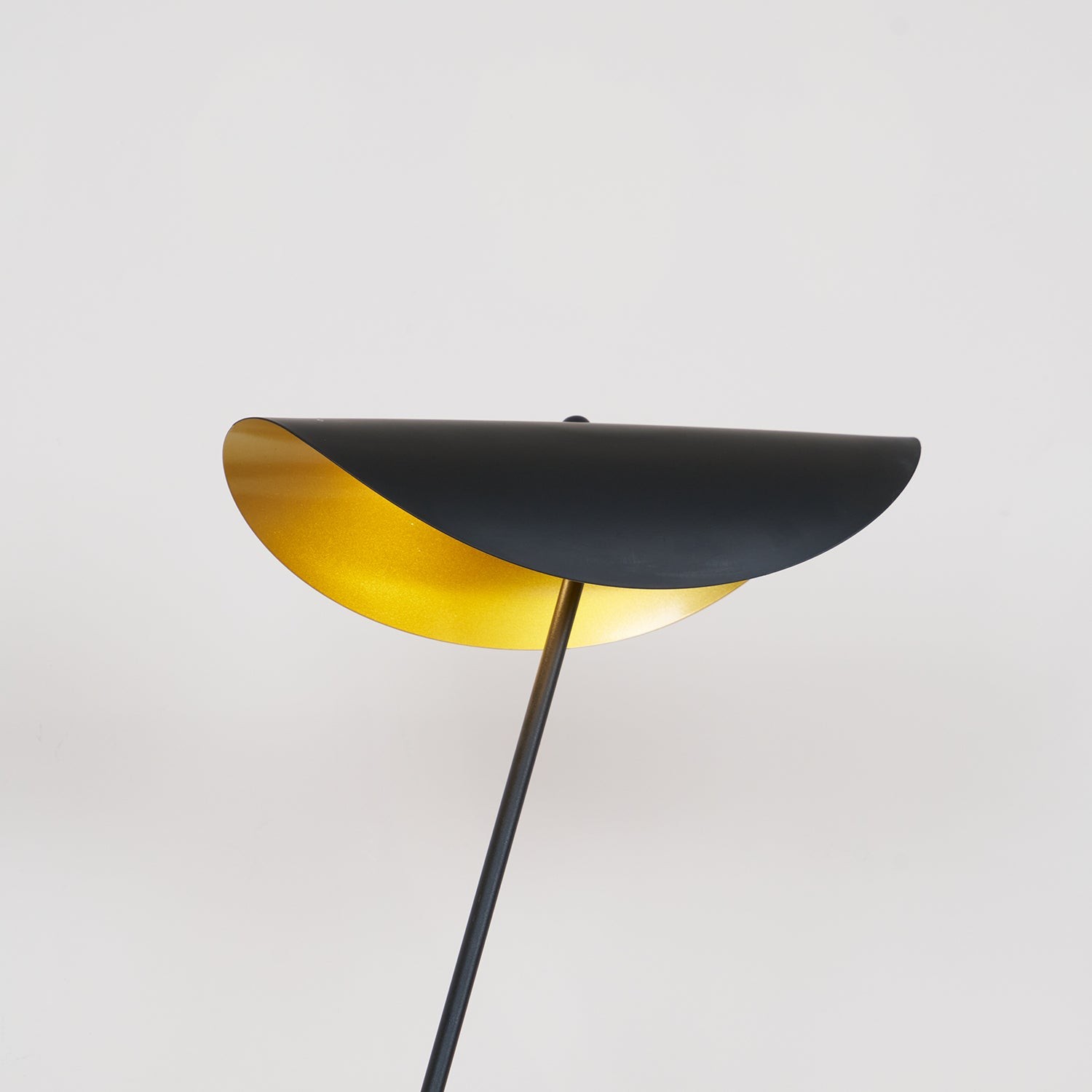 Nordic Creative Inclined Metalen Vloerlamp HL823