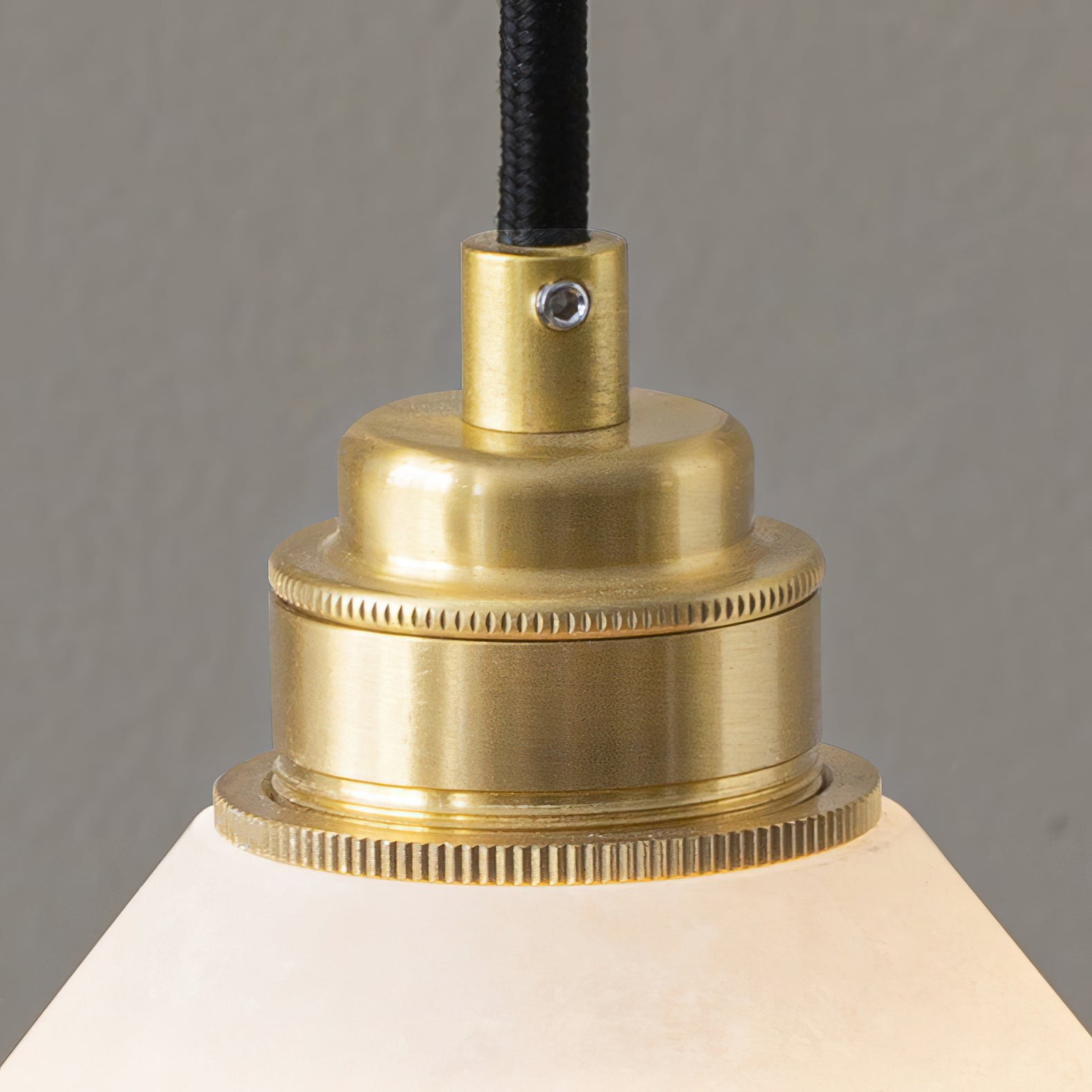 Conische messing albasten hanglamp HL2978