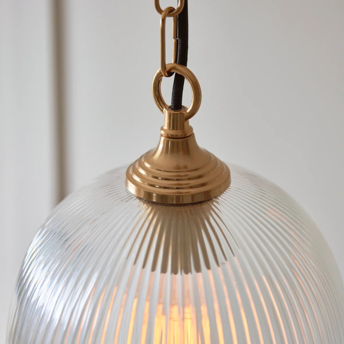 Brazara Hanglamp met Glazen Koepel - Klassiek ontwerp met Metalen Rand voor Keuken en Eetkamer HL2110
