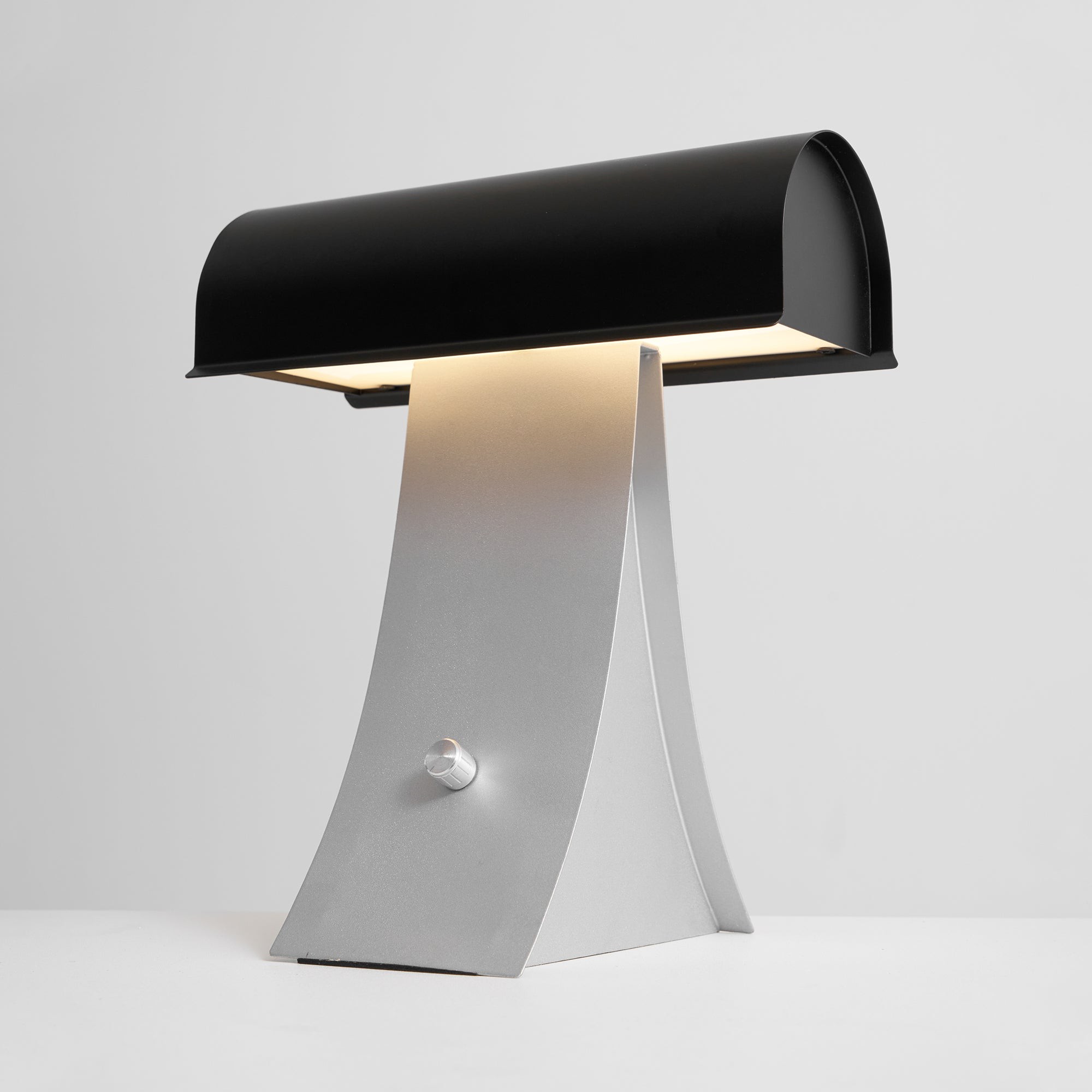 Archief tafellamp HL3251