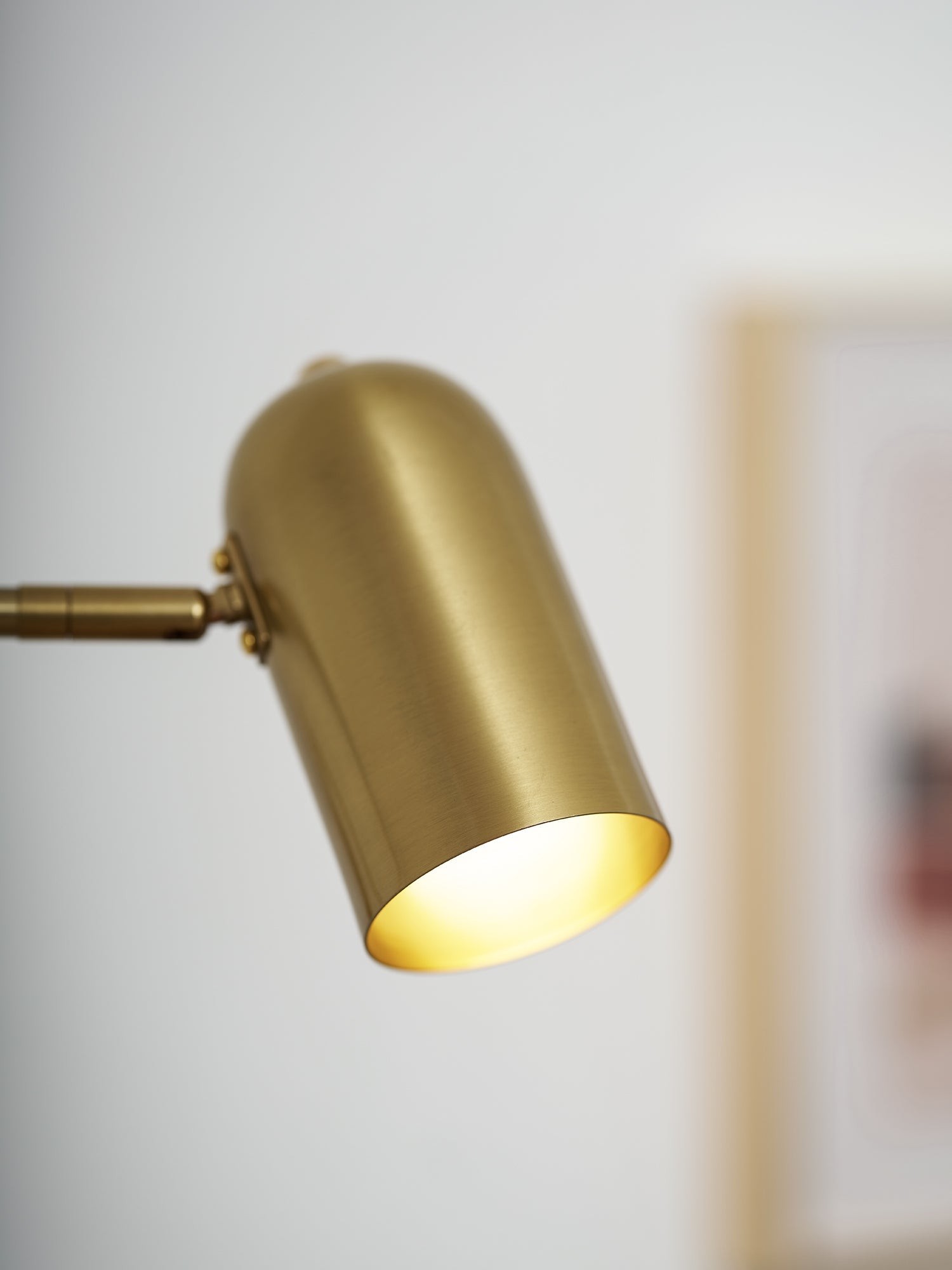 Verstelbare arm wandlamp met stekker HL2924