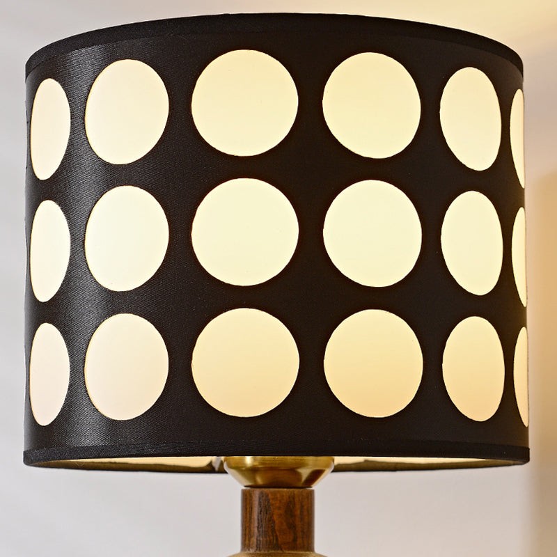 Franse witte stoffen cilindervormige wandlamp met stippen en essenhouten kap HL1118