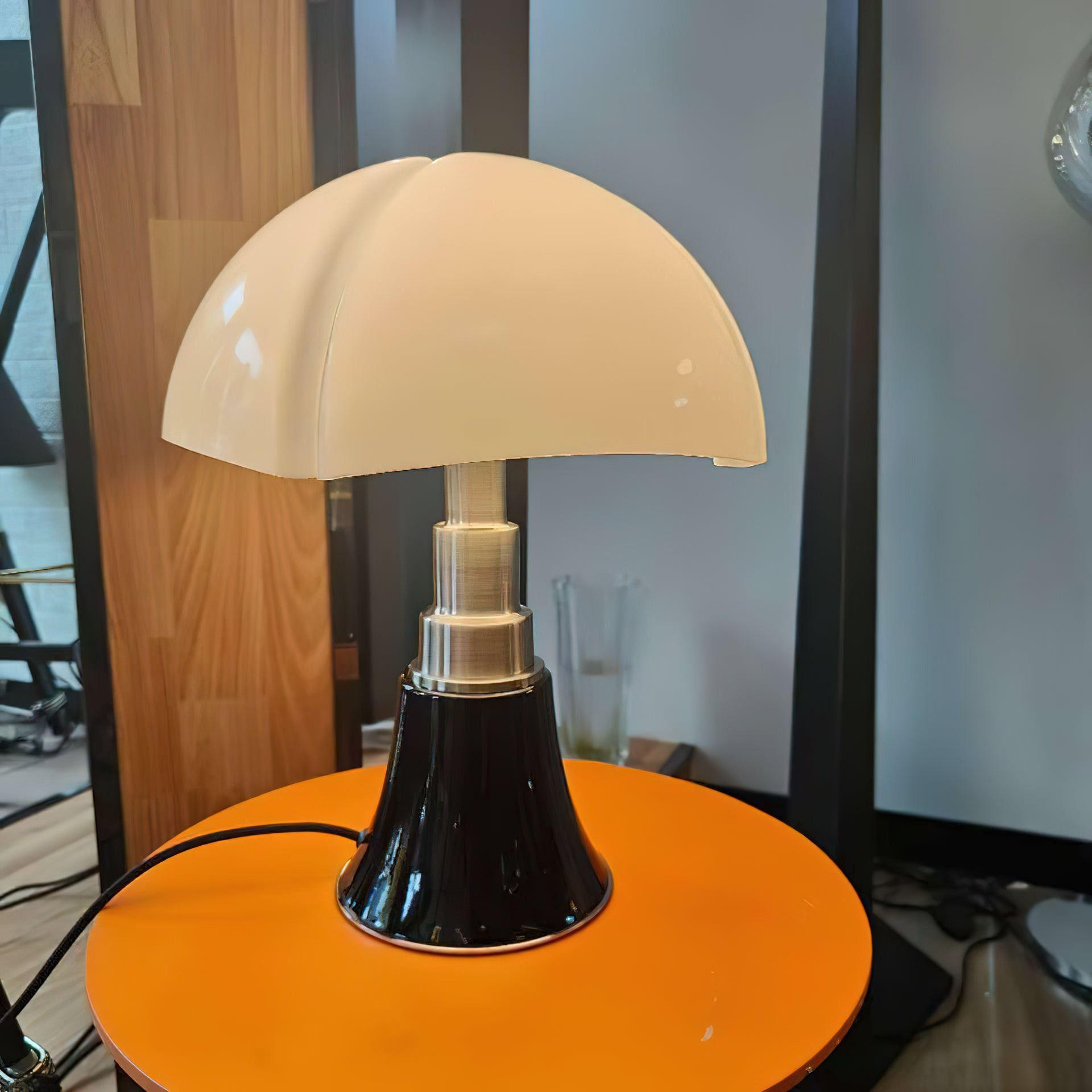 Petalica tafellamp HL2713