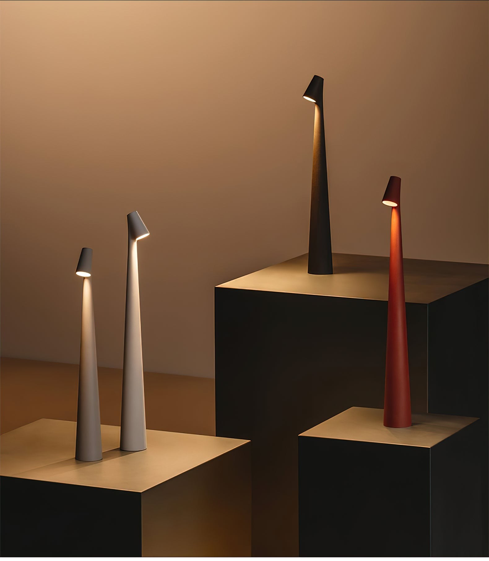 Creatieve hoge draagbare tafellamp HL343
