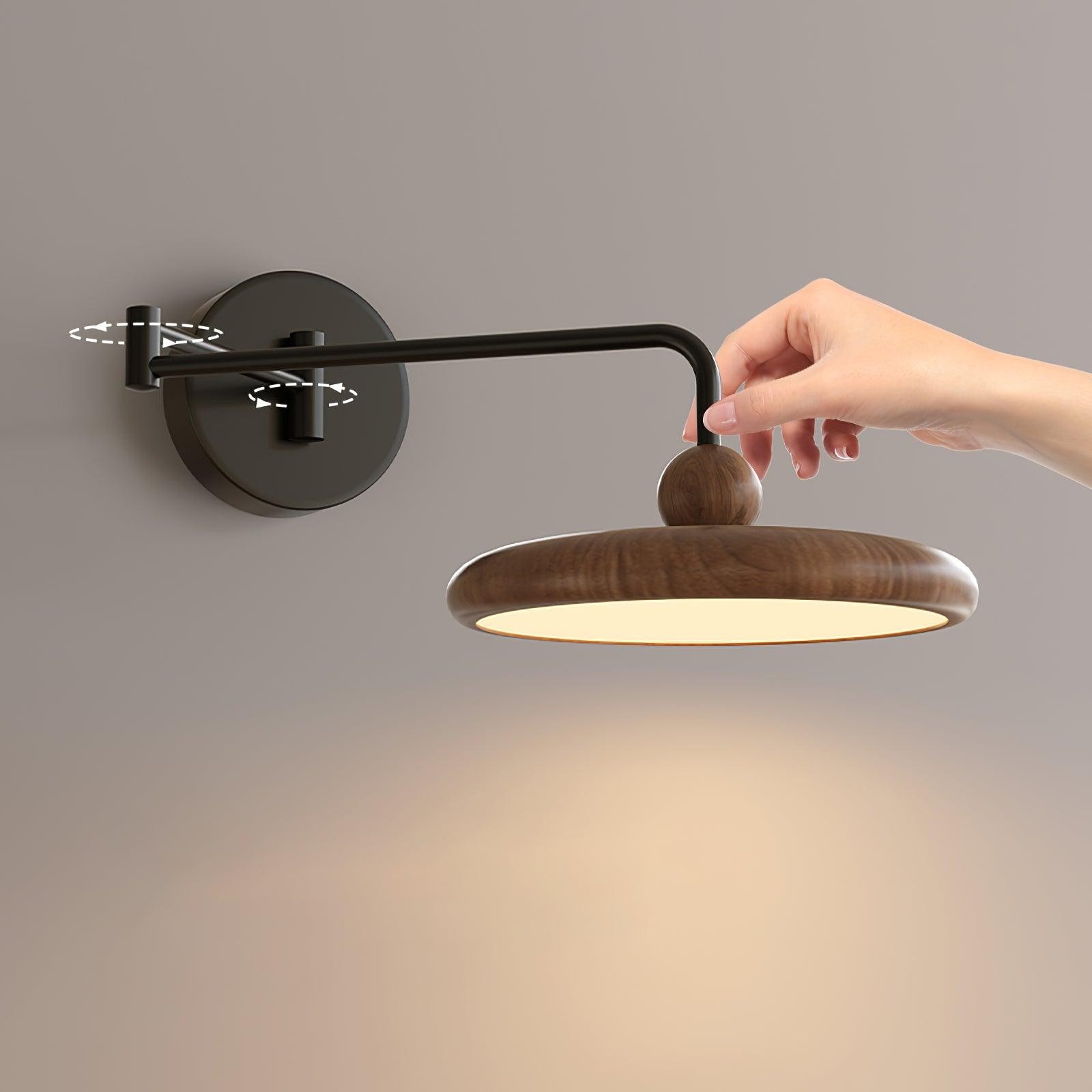 Wandlamp met Zwenkarm en Houten Schijfvormige bol voor Slaapkamer HL1080
