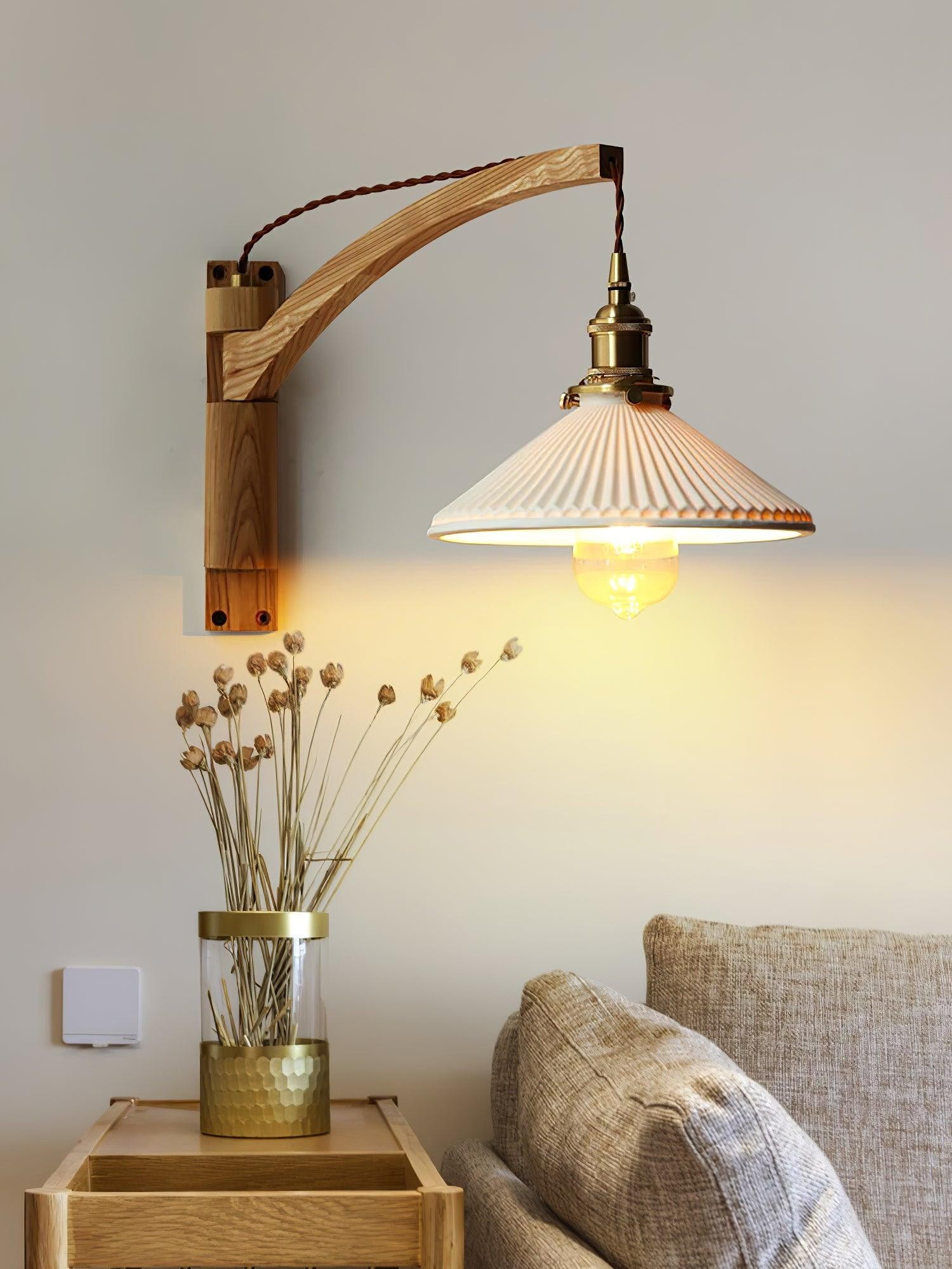 Walnoot Taps Toelopende Geribbelde Keramische Zwenkarm Wandlamp HL1077