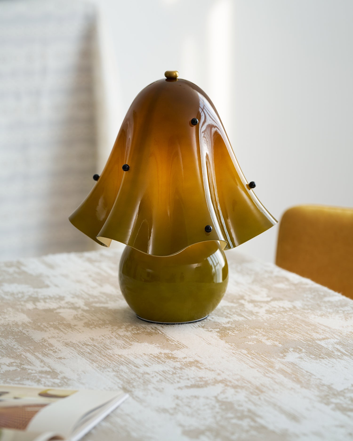 Bellina Decoratieve Tafellamp - Sculpturale Klokvormige Bloemvorm HL1644