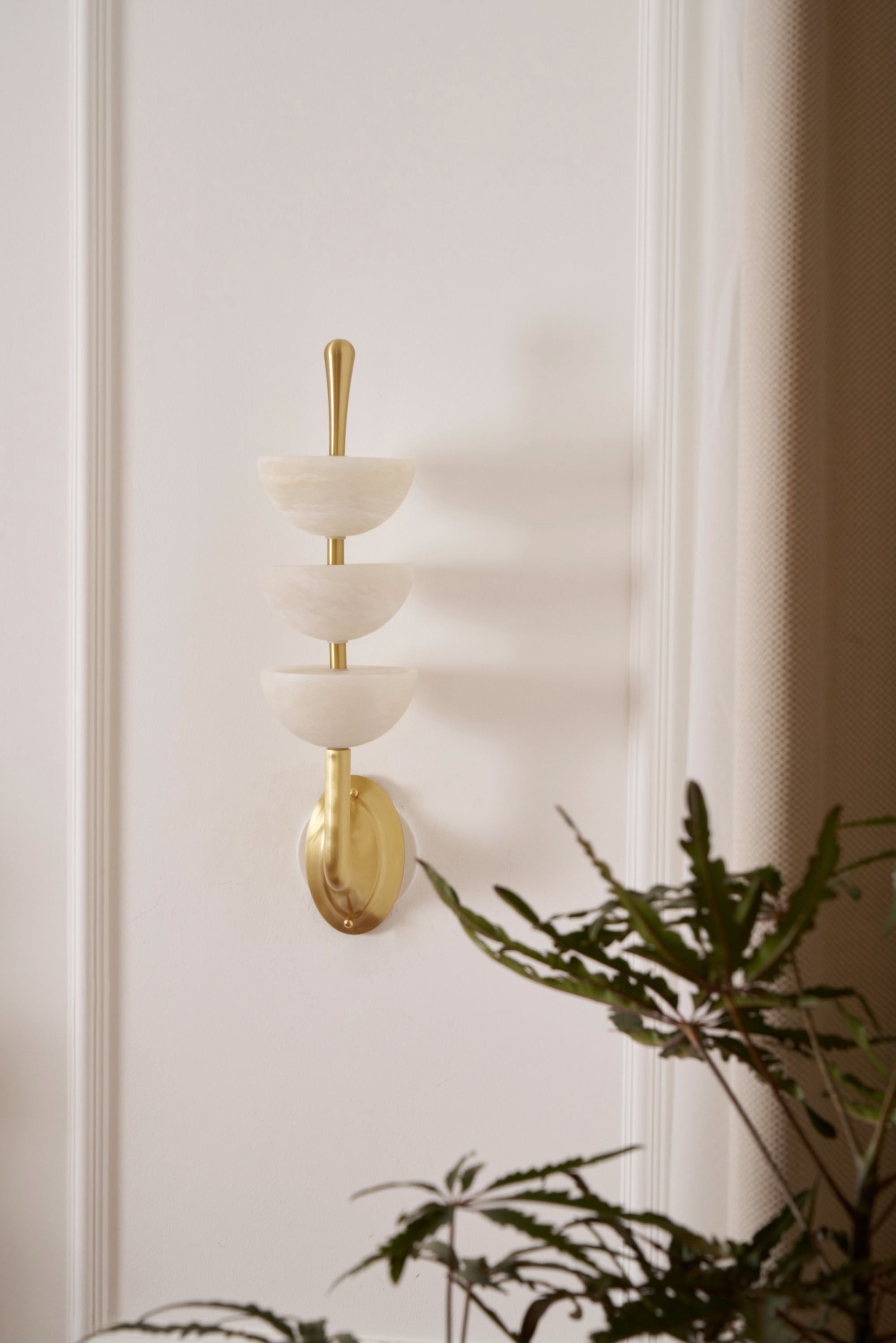 Drievoudige albasten wandlamp HL3118