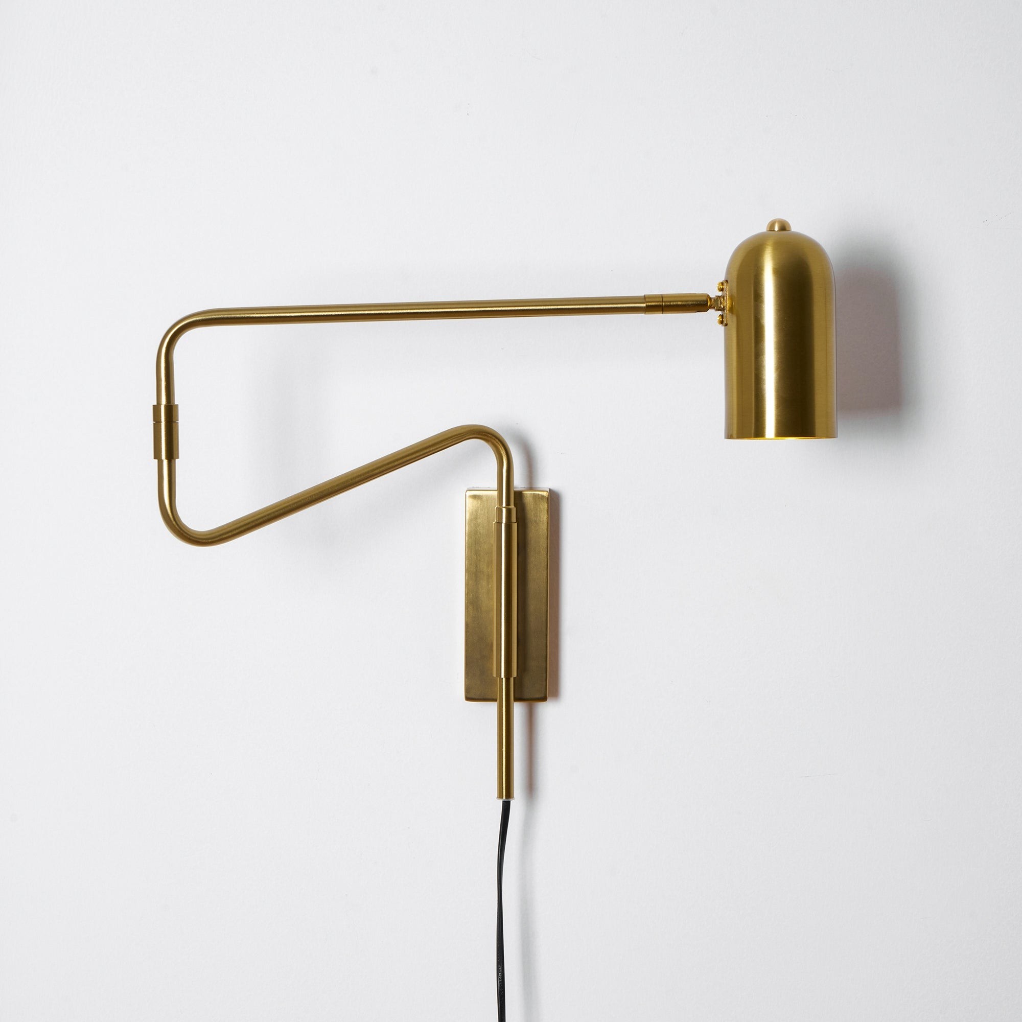 Verstelbare arm wandlamp met stekker HL2924