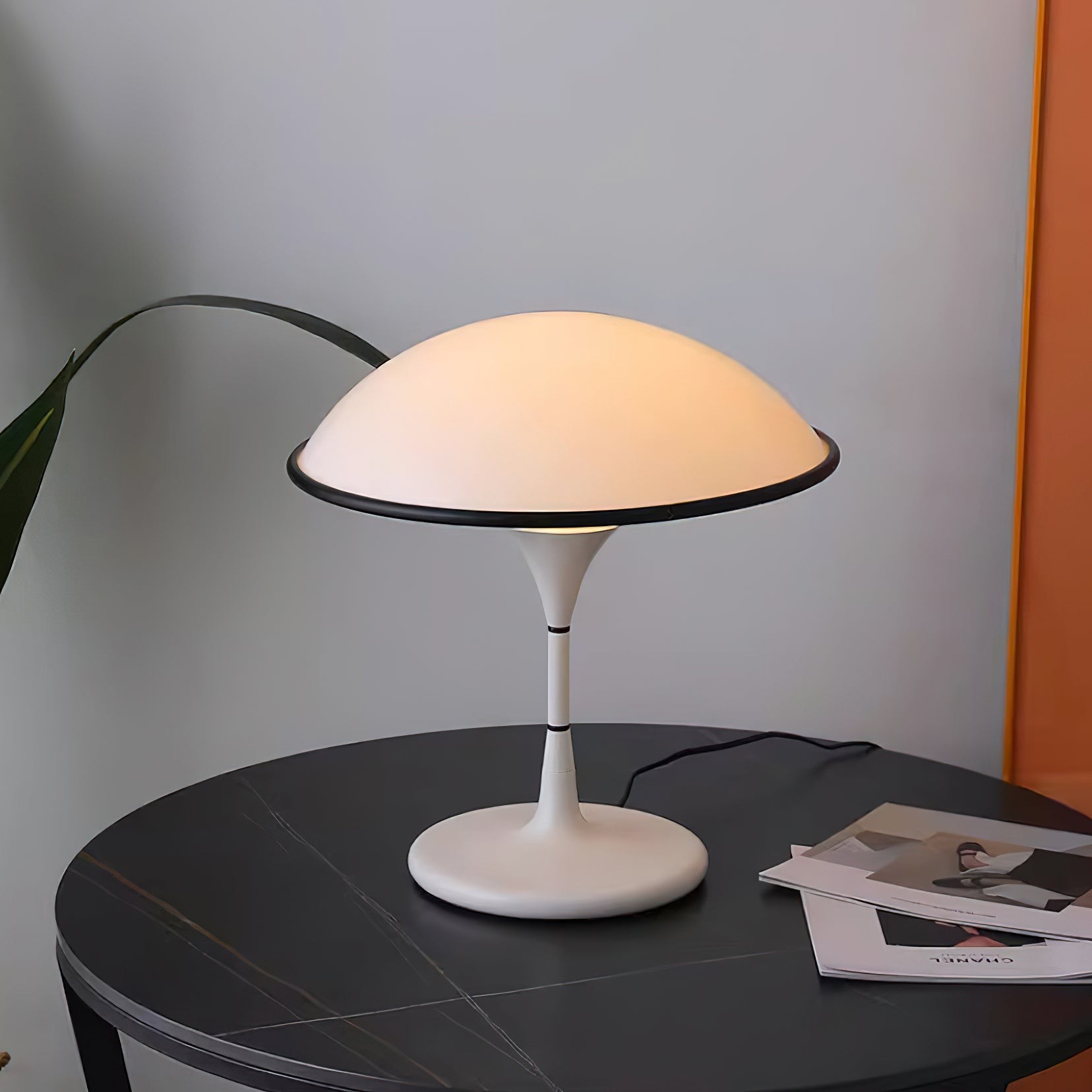 Deense Retro Witte Vliegende Schotel Tafellamp HL423