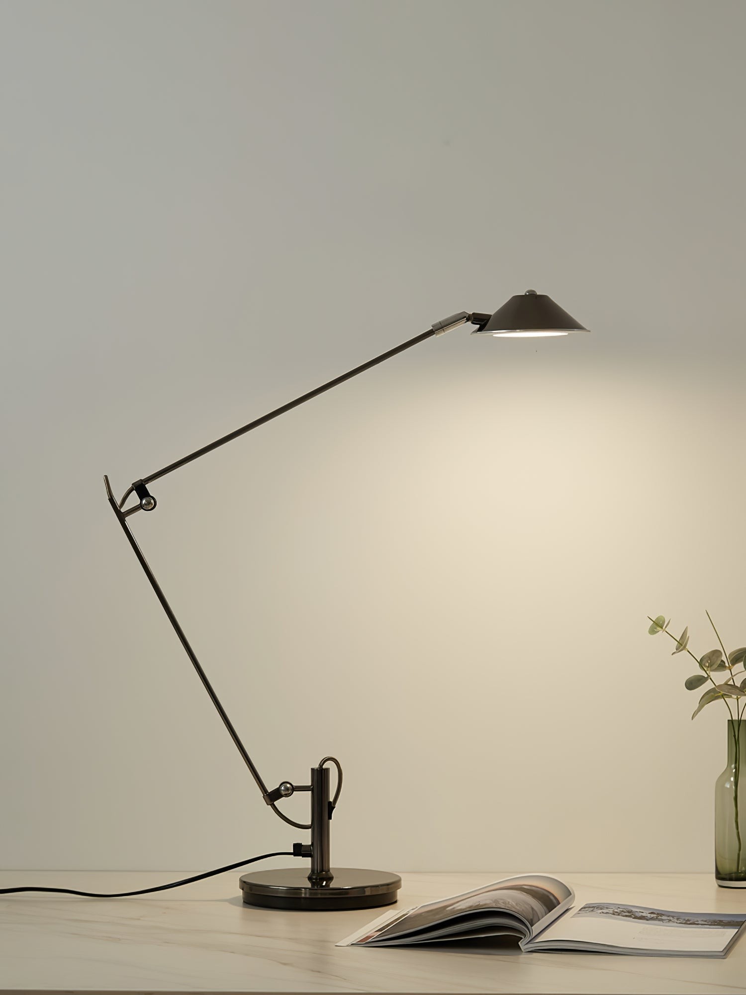 Verstelbare zwarte bureaulamp HL2925