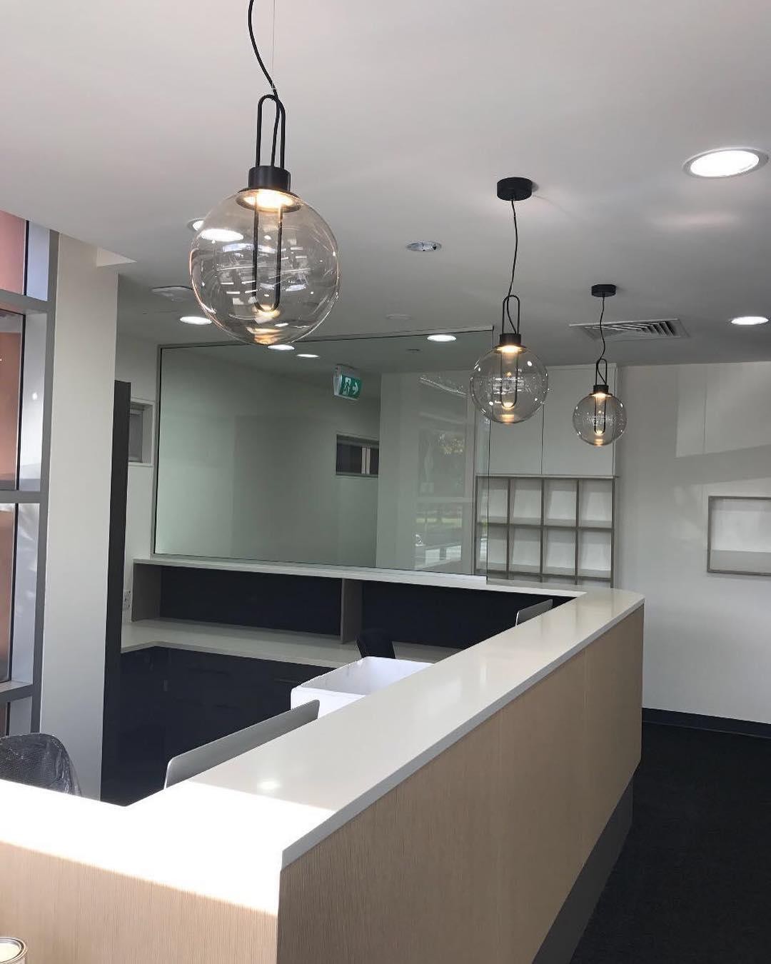 Hanglamp in bolvorm van helder glas HL651