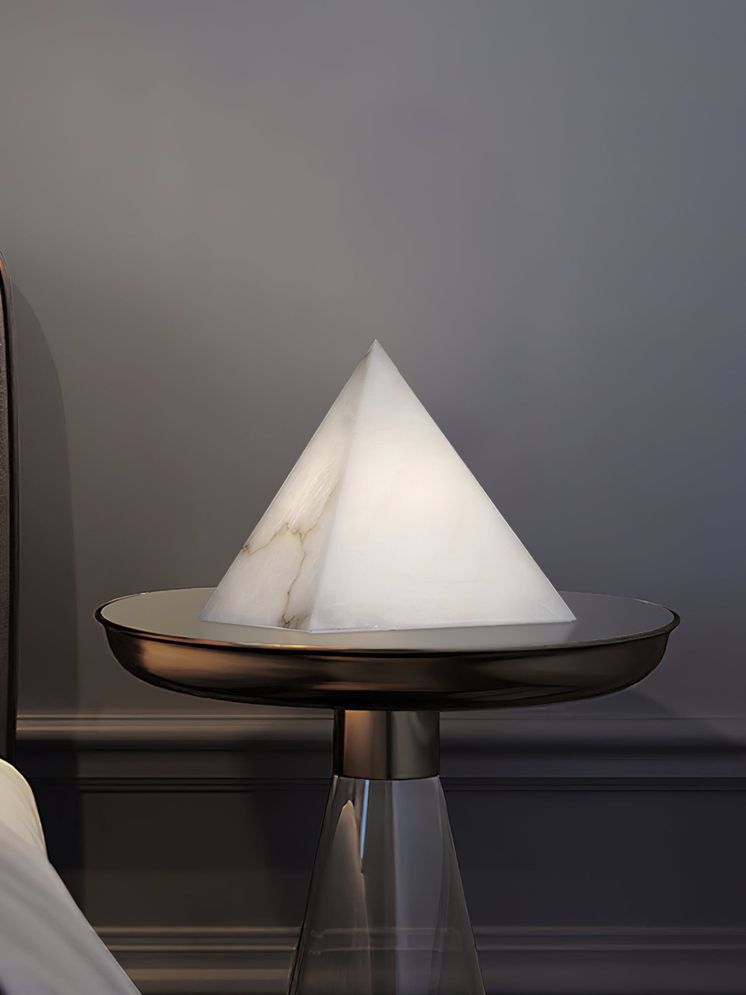 Albasten piramide tafellamp HL2981