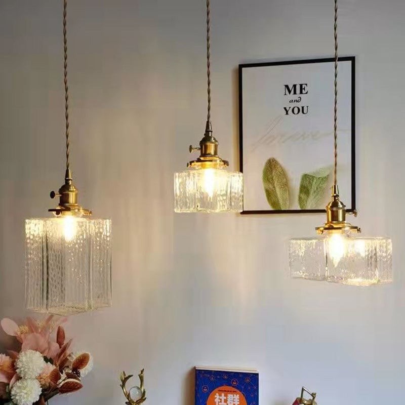 Traditionele vintage vierkante rechthoekige hanglamp met 1 lichtpunt van geribbeld glas en ijzer voor de woonkamer HL1415