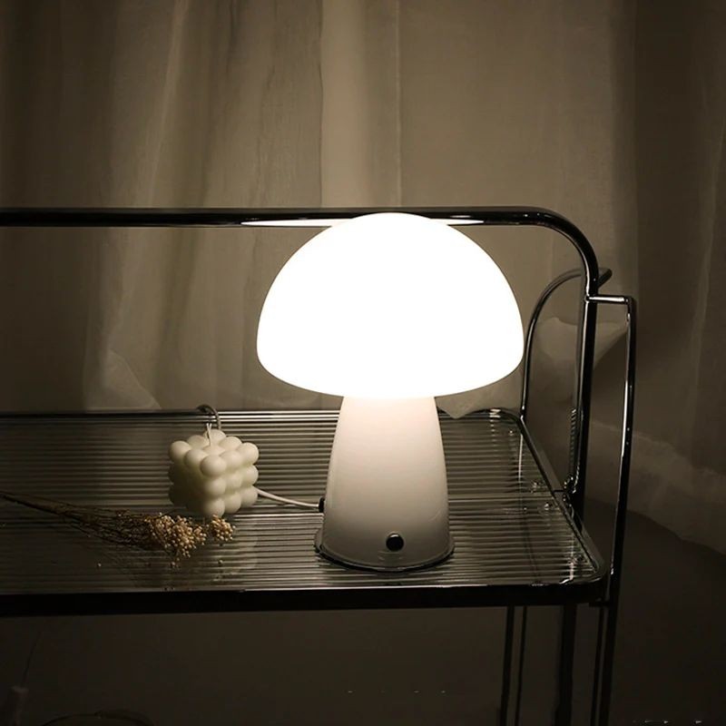 Deense Bauhaus glazen paddestoel tafellamp HL187
