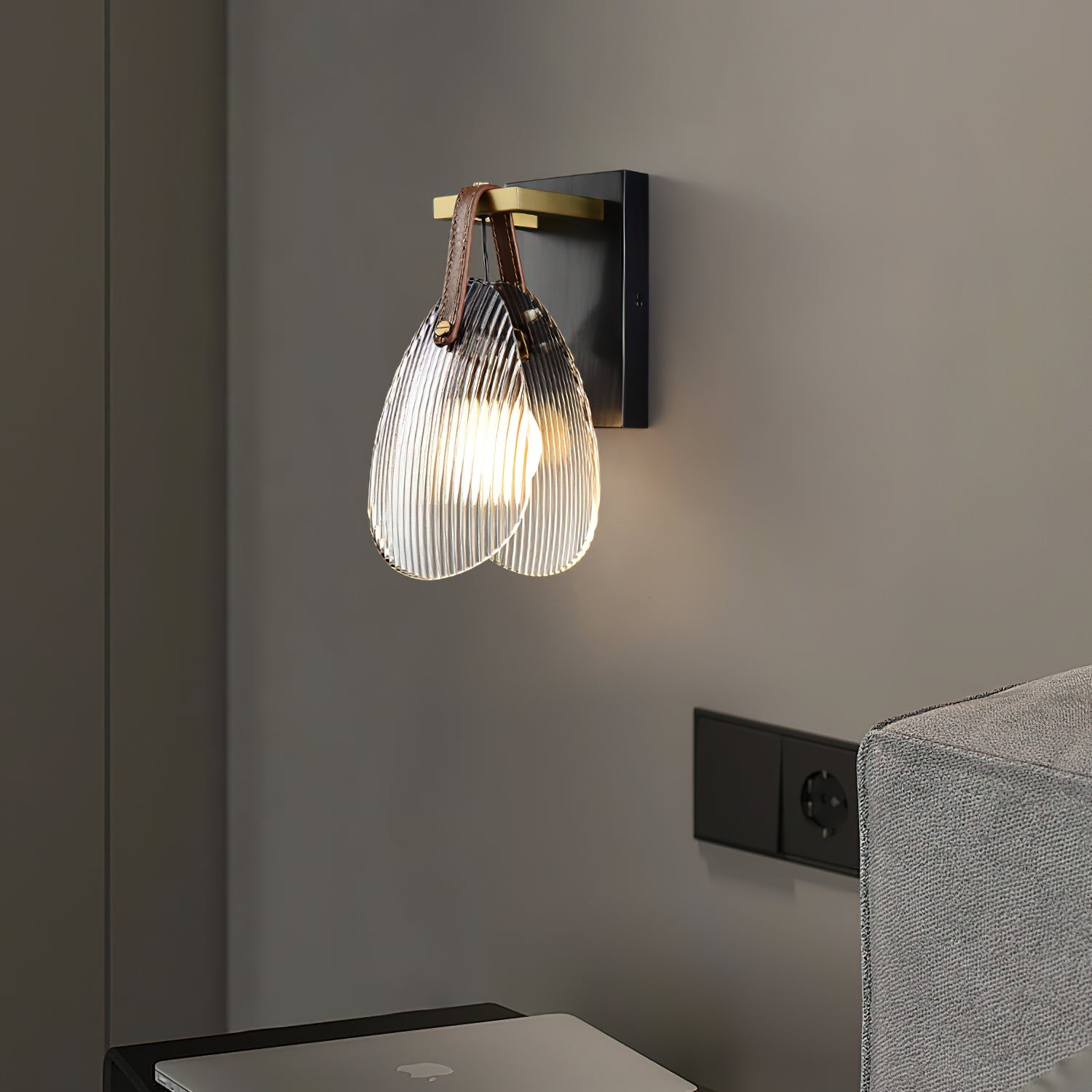 Schelpvormige glazen wandlamp HL3016