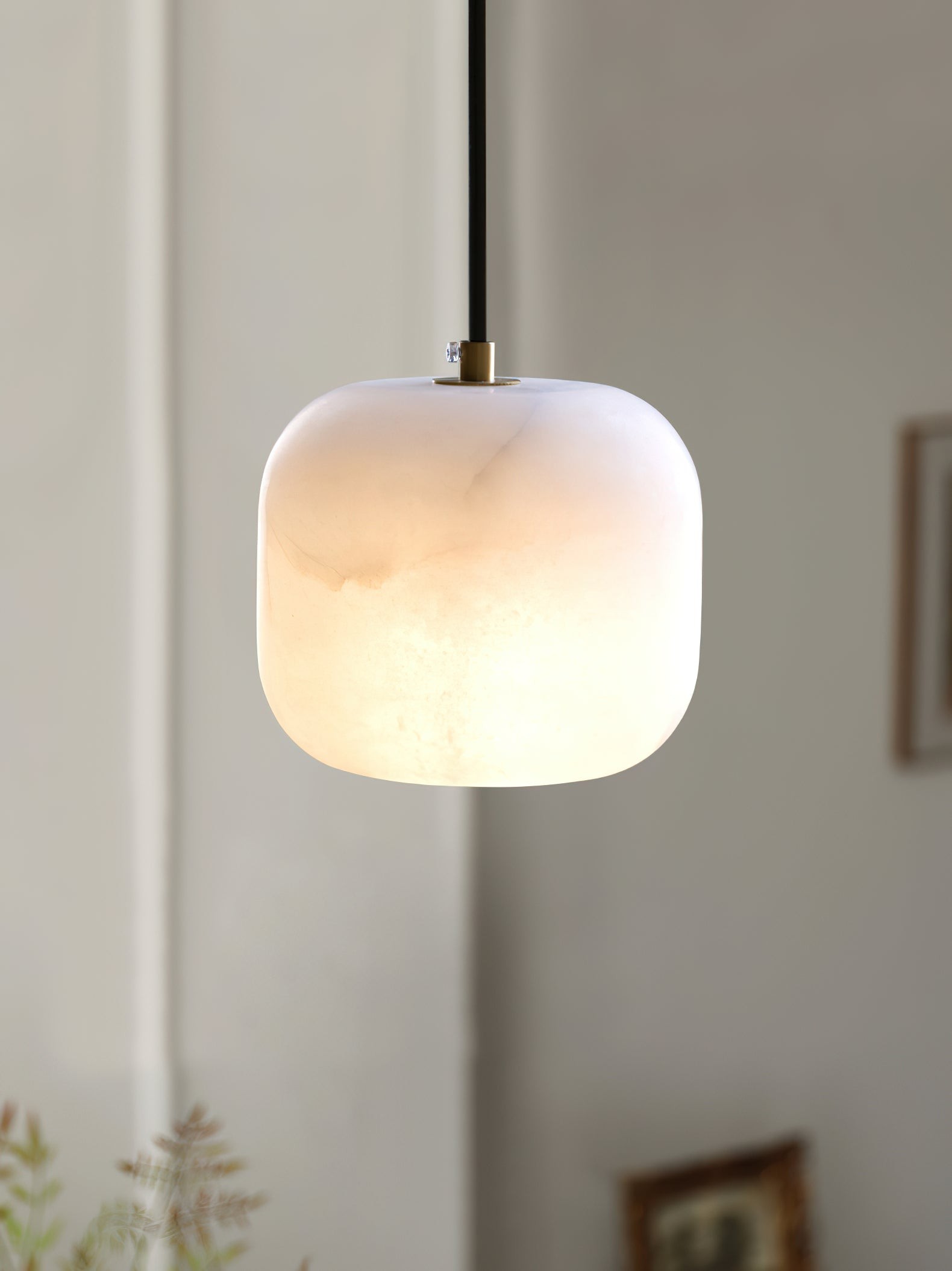 Alabaster hanglamp voor naast het bed HL2976