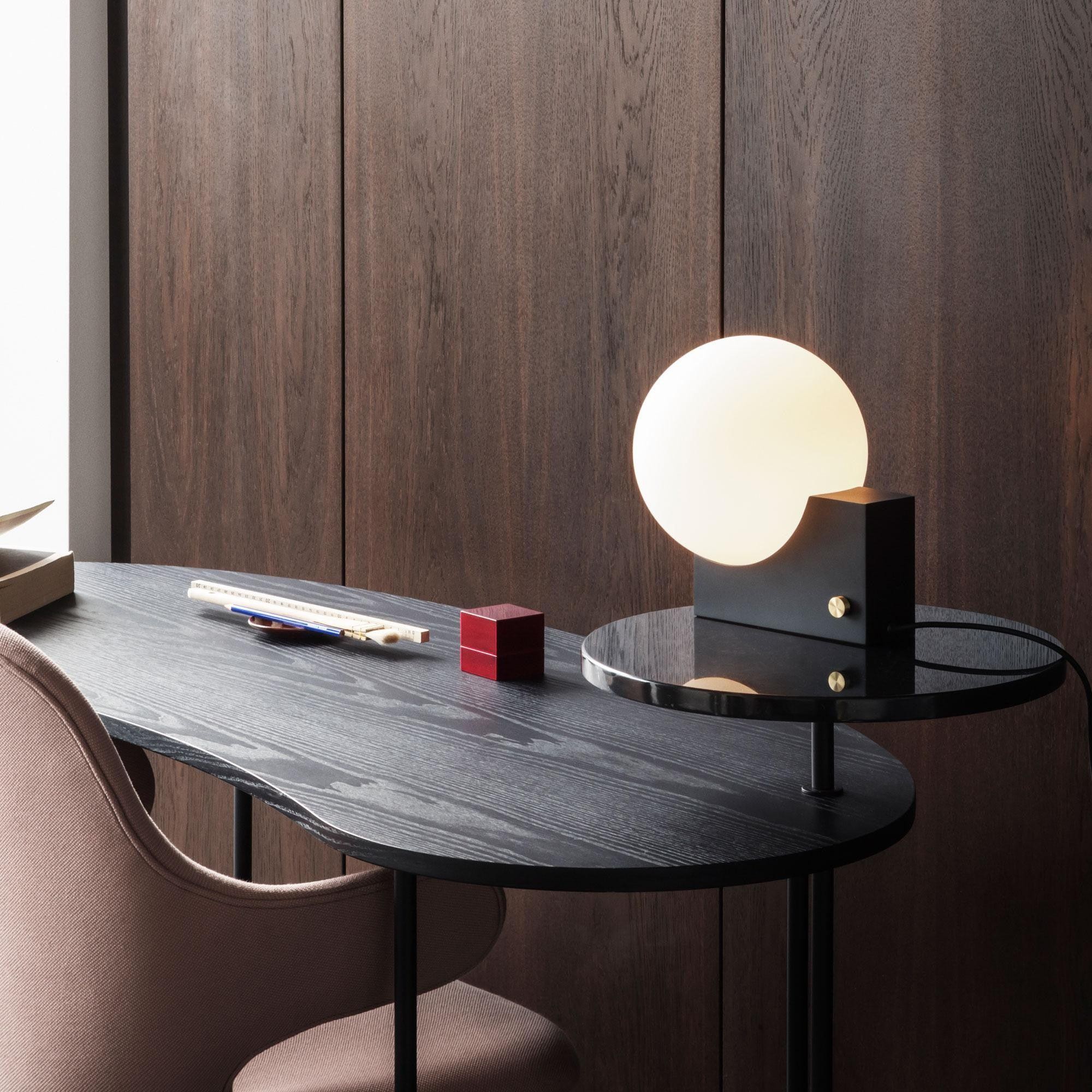 Geometrische lampenvoet glazen bol tafellamp HL523