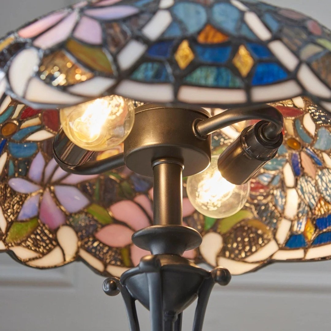 TF Sullivan Tiffany tafellamp - bloemmotief van gebrandschilderd glas voor slaapkamer of woonkamer HL2107