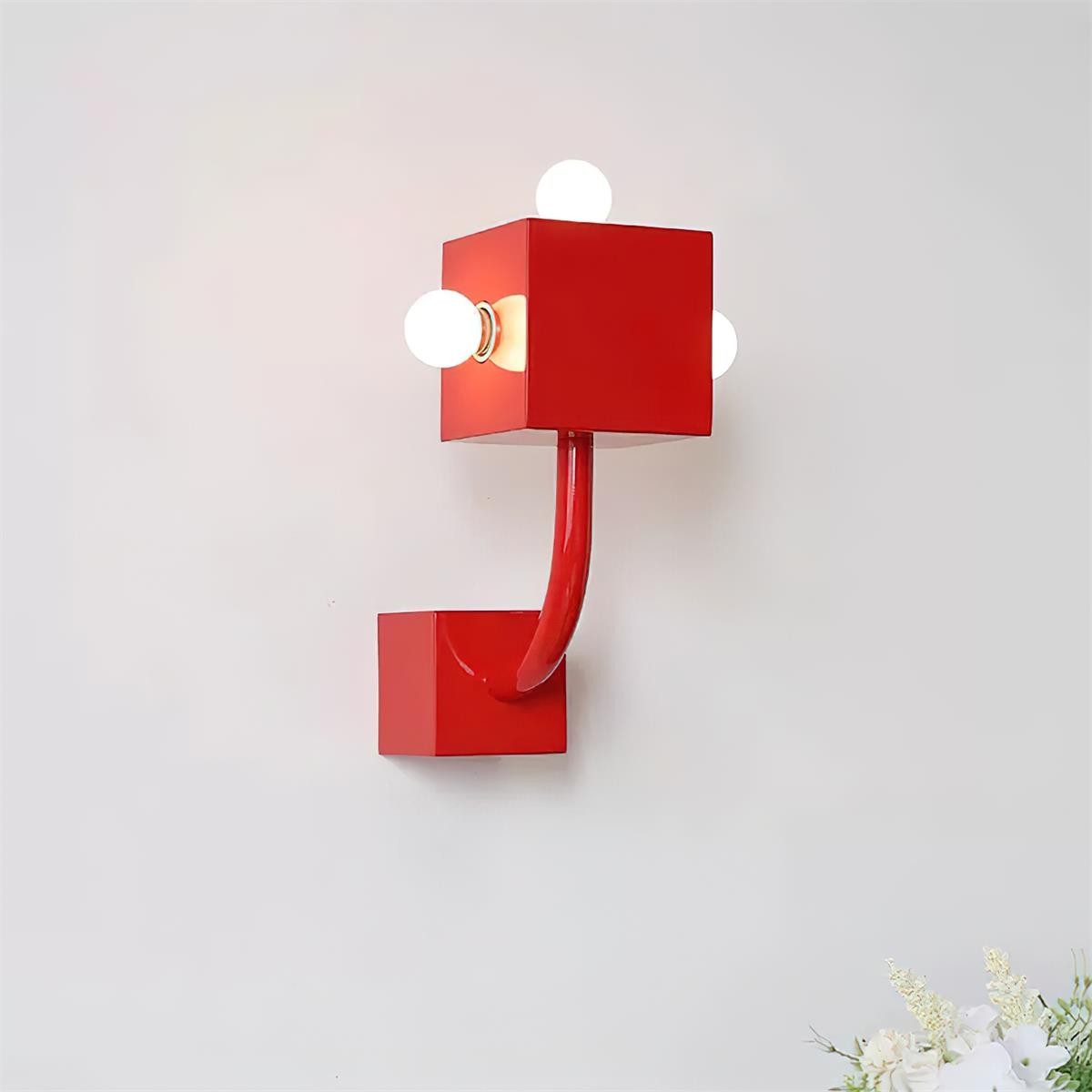 Rode kubus metalen wandlamp HL792