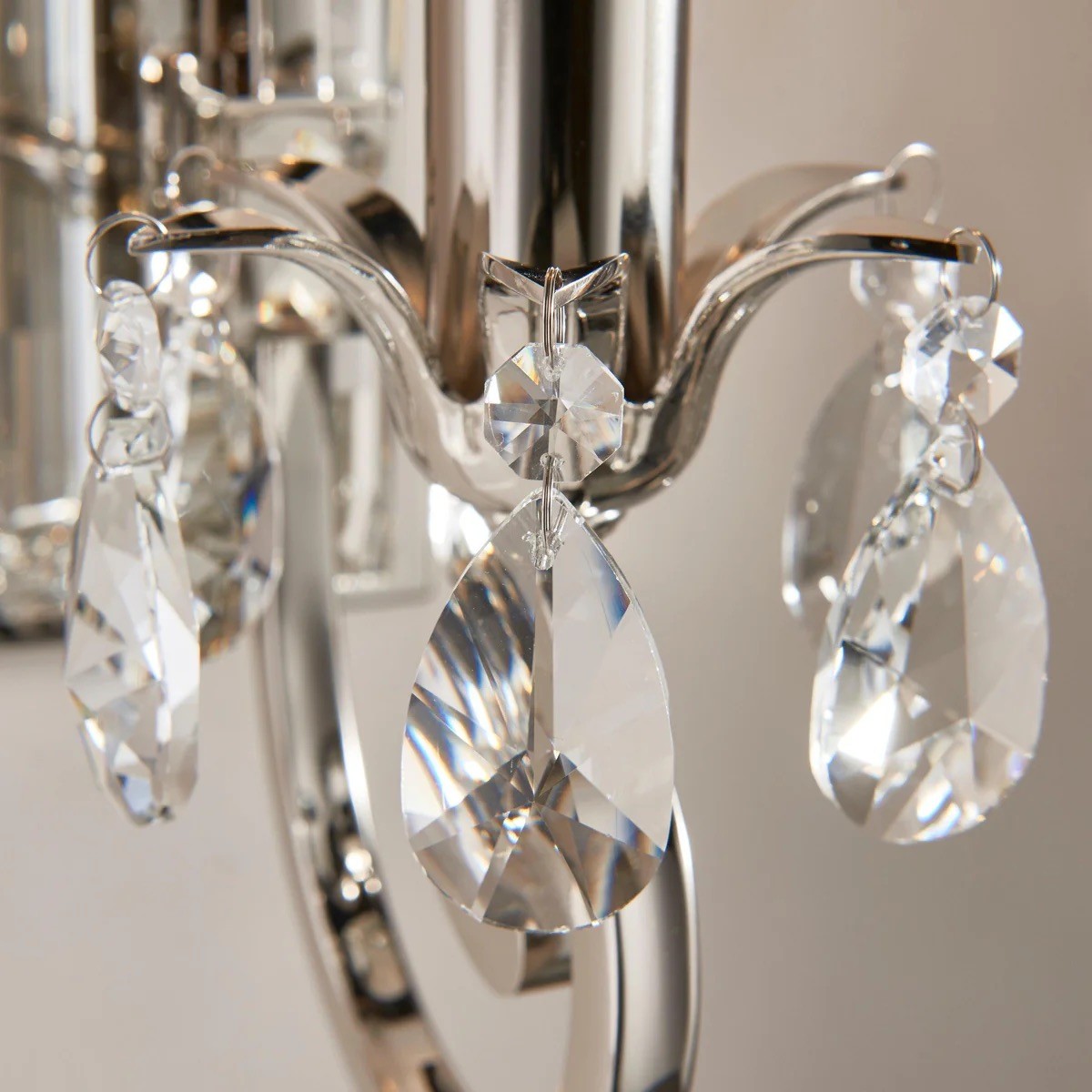 Talonis Crystal Accent Wandlamp - Gebogen Chromen Arm Design voor Woonkamer en Hal HL2180