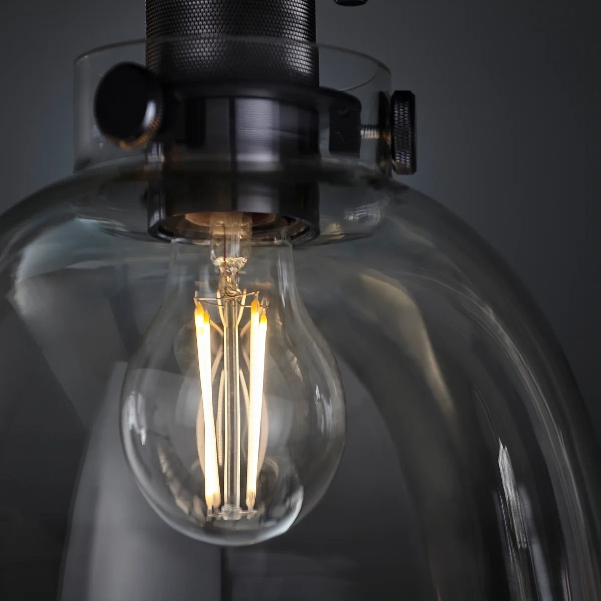 Ravion plafondlamp met geribbelde chromen kap en industriële glazen kap - Woonkamer HL2023