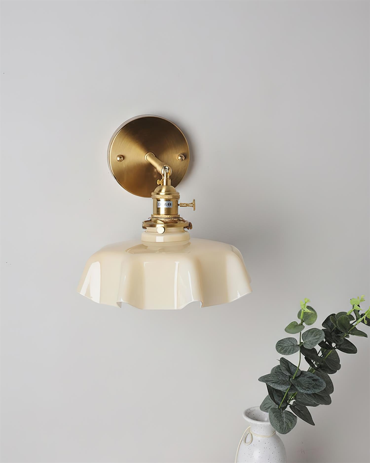 Wandlamp met rok en golvend patroon HL2799
