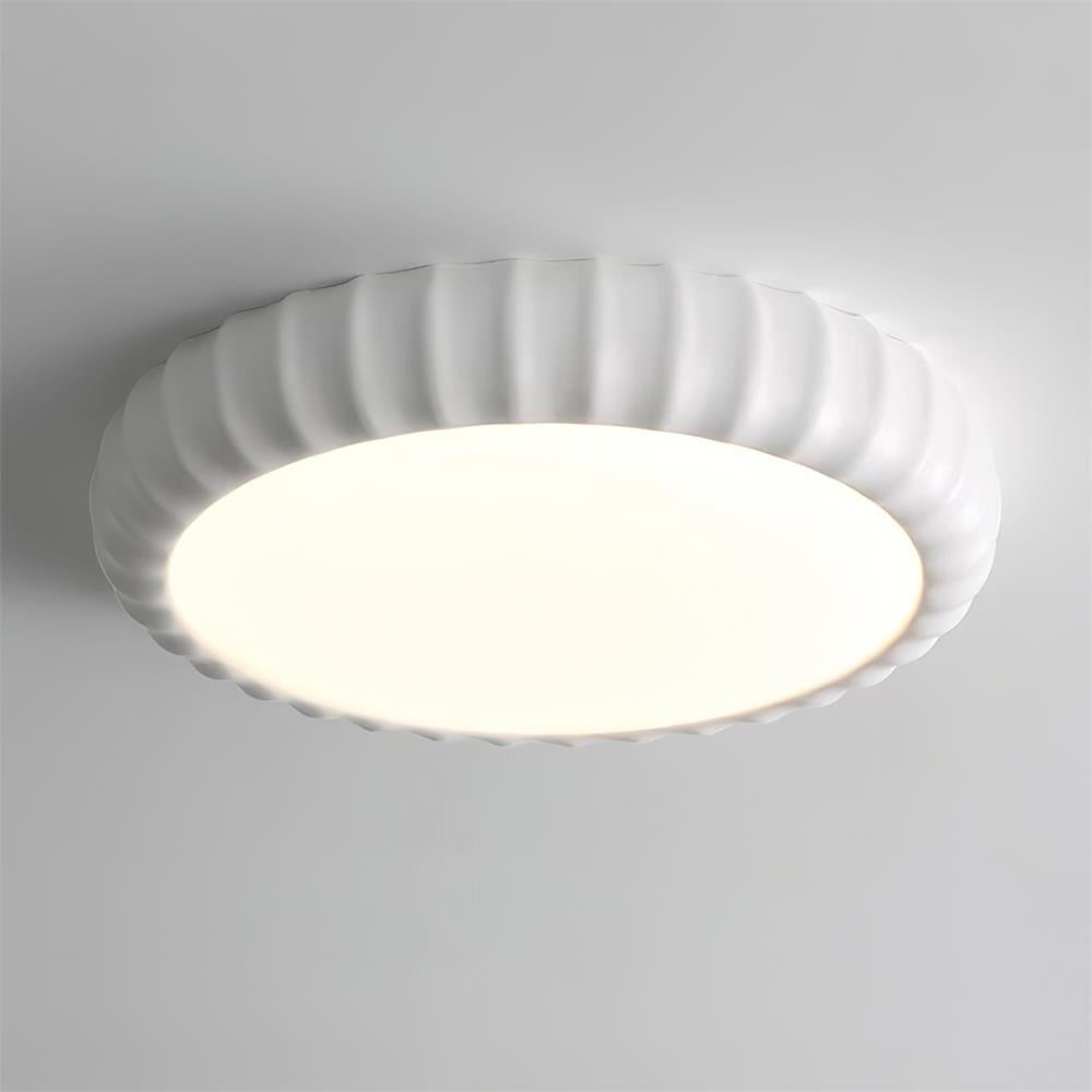 Eenvoudige crèmekleurige ronde plafondlamp met golven HL572