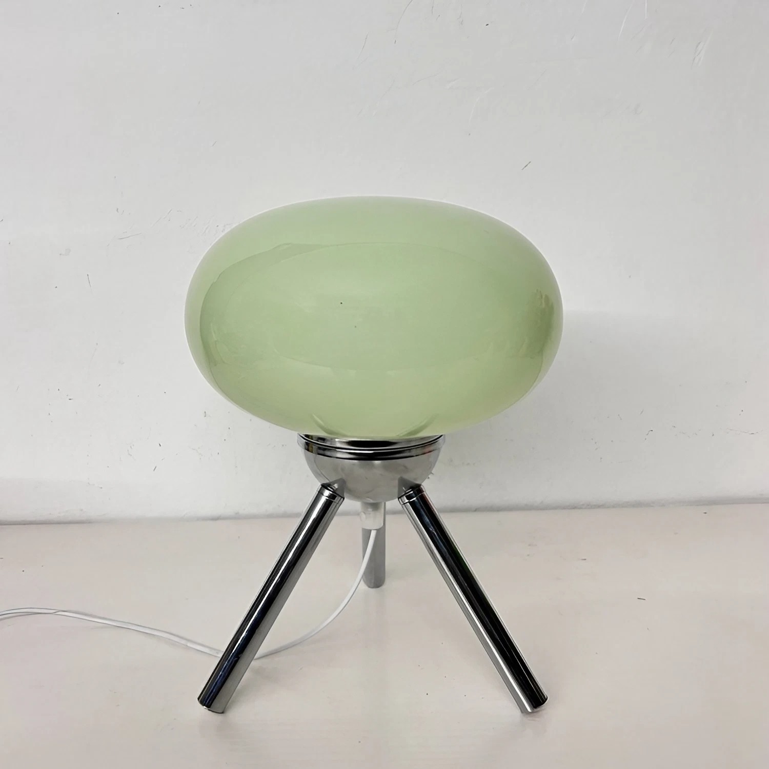 Lollipop moderne Bauhaus glazen driepoot tafellamp HL96