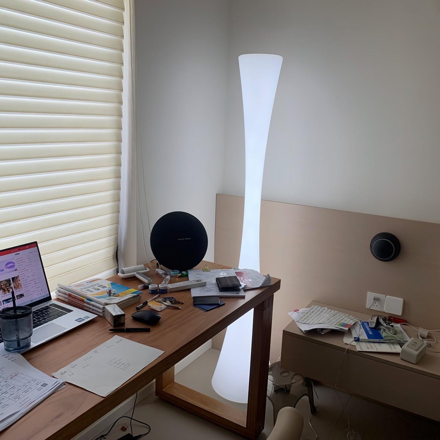 Romantische eenvoudige witte kolomvloerlamp HL997