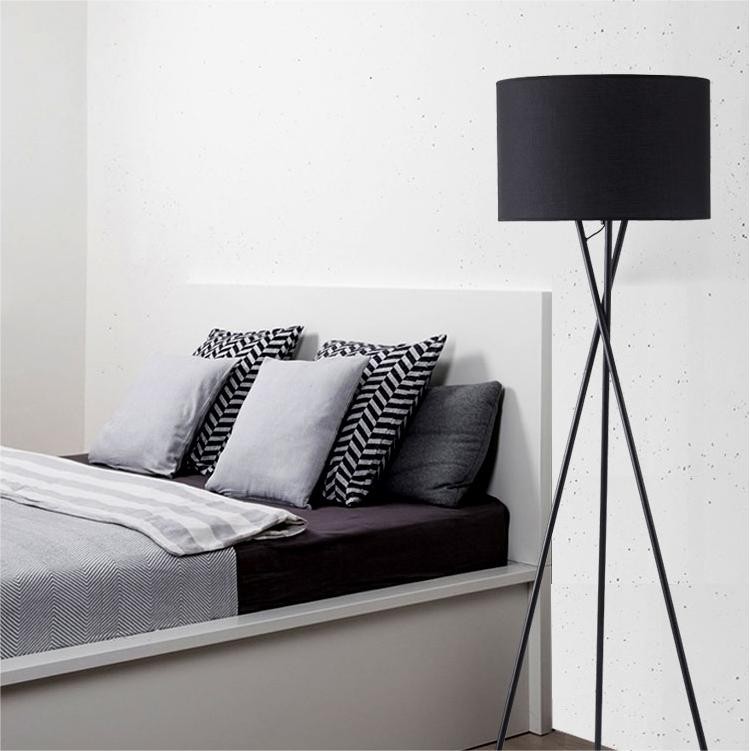 Uptown zwarte driepoot vloerlamp