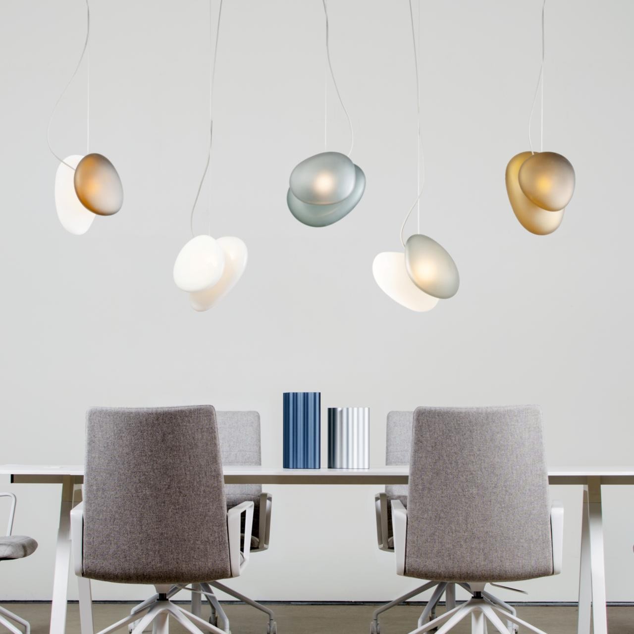 Doorschijnende hanglamp van matglas HL867