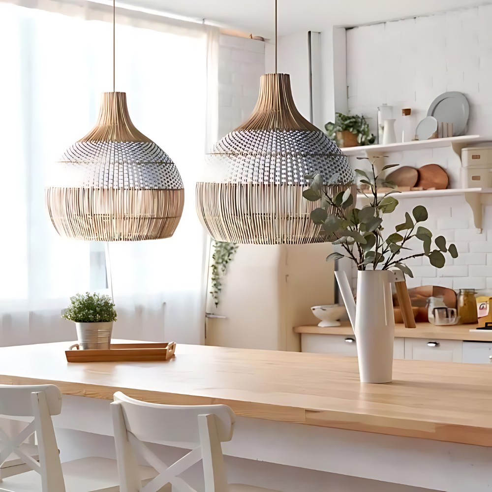 Luchtige, witte, elegante hanglamp van natuurlijk rotan HL3395