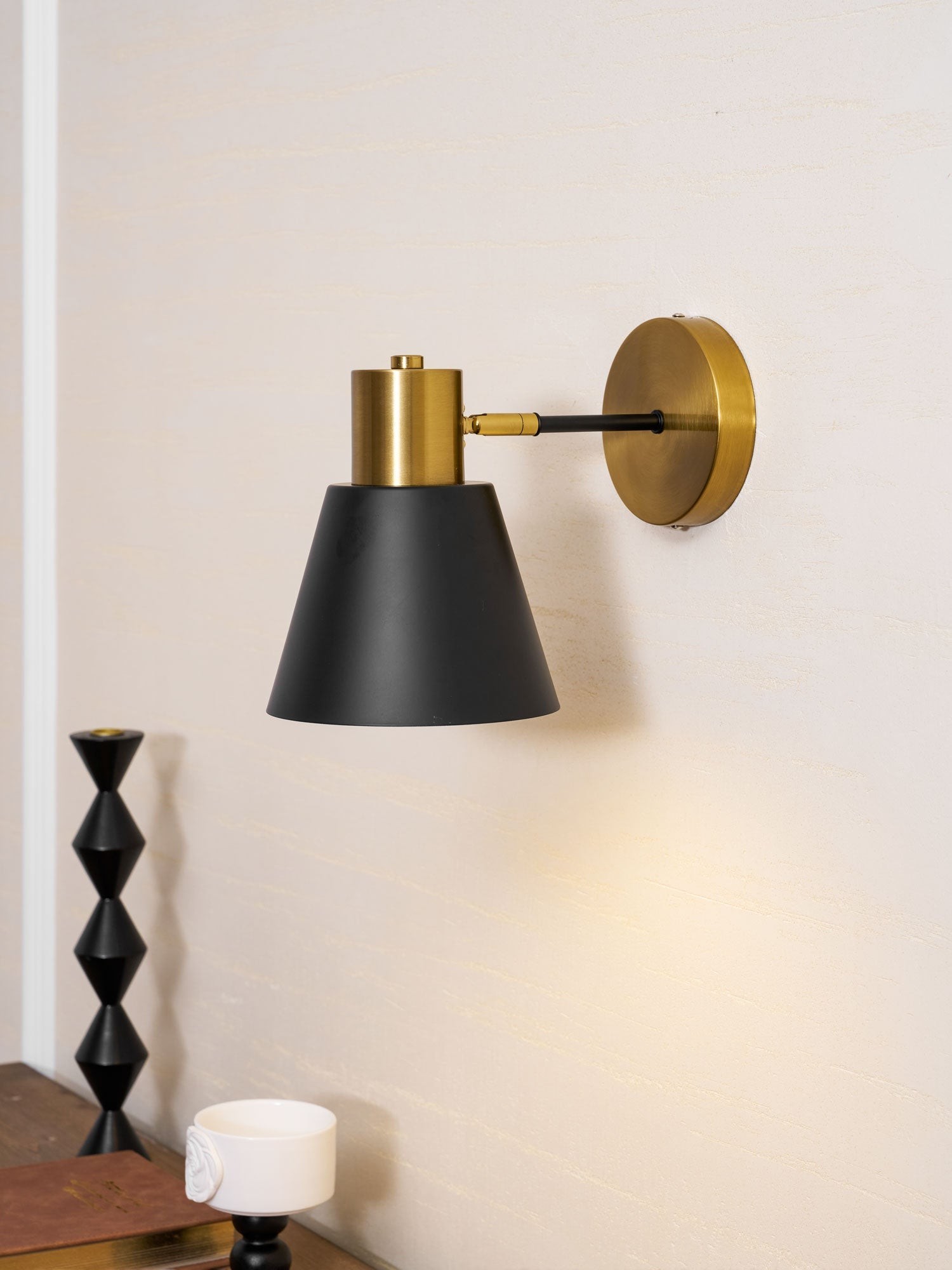 Verstelbare wandlamp met arm HL2926