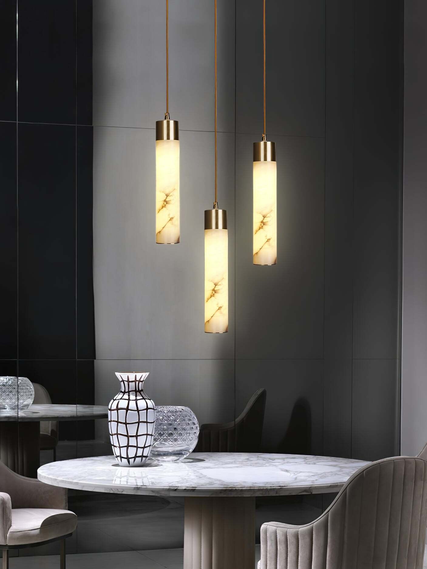 Hanglamp van natuurlijk getextureerd marmer en messing HL1060